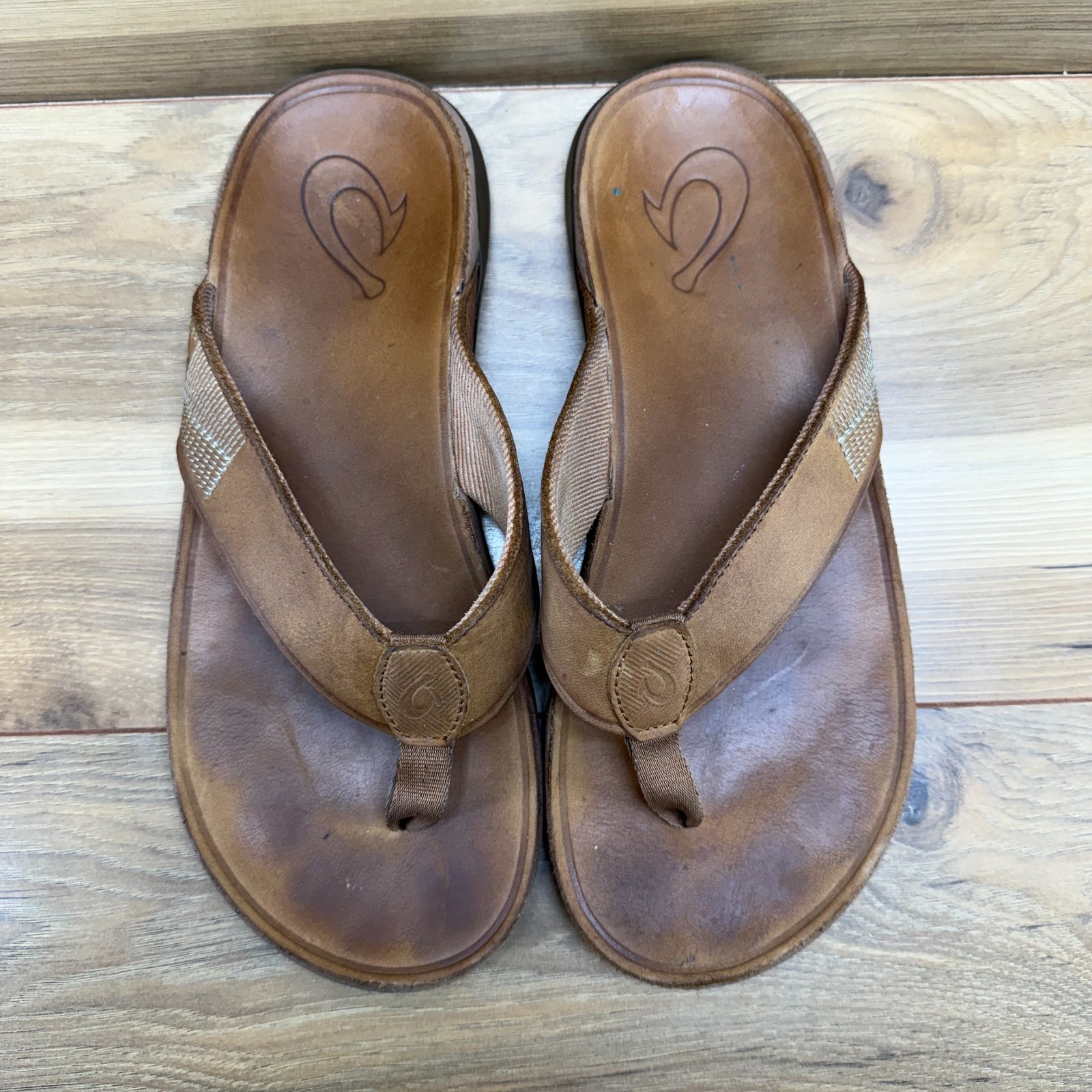 Olukai Tuahine Sandals Mens 9 EU 42 Tan Travel Summer Resort Flip Flop Thong