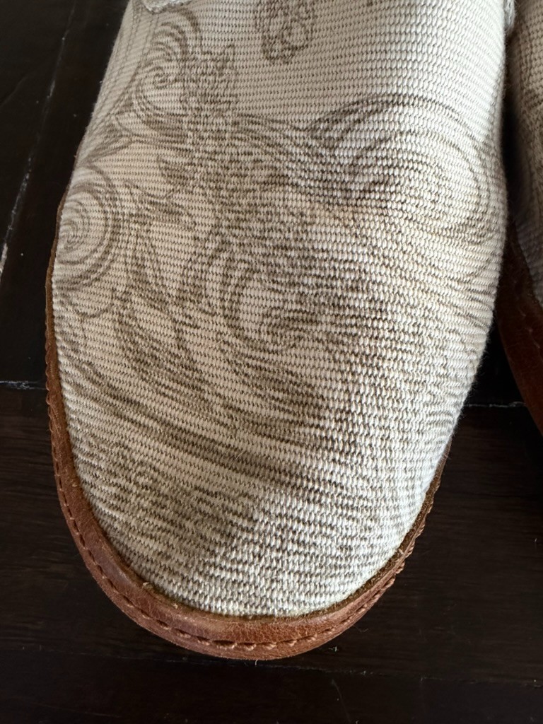 OluKai Makani Hoa Mens Slip On Shoes NEW Size 9 Limited Edition Wooden Wave