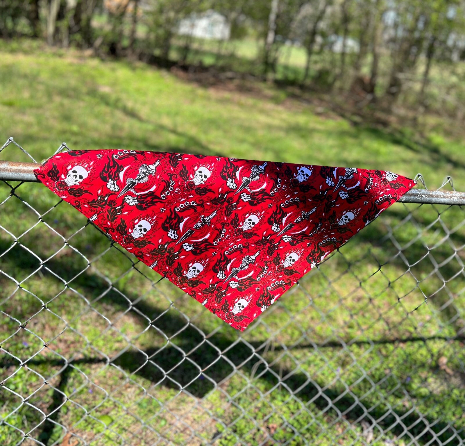 Red Skulls & Daggers 22×22 Bandanna