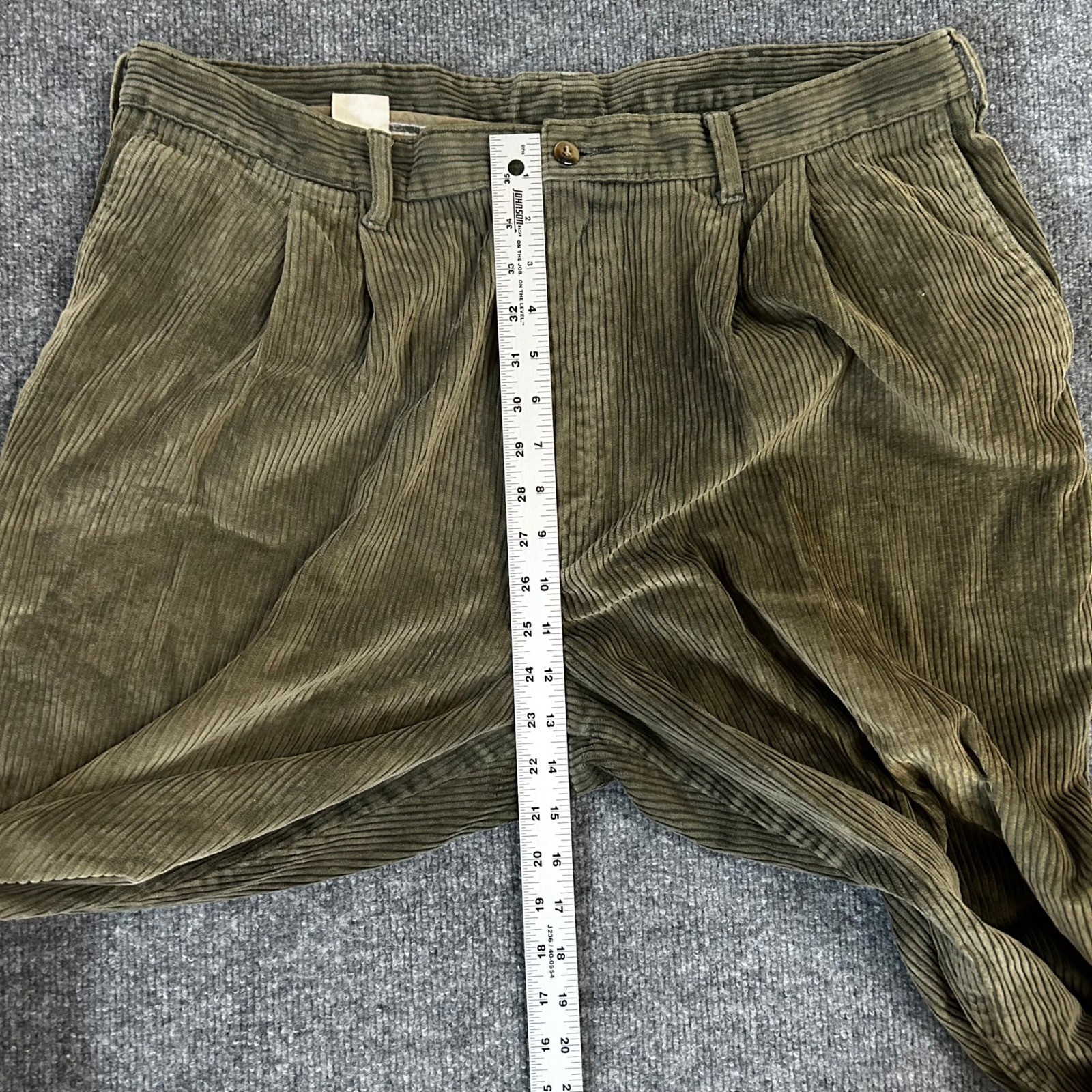 Dockers Corduroy Pants Mens 42/32 Olive Green Pleated Wide Wale Relaxed Fit Cuff