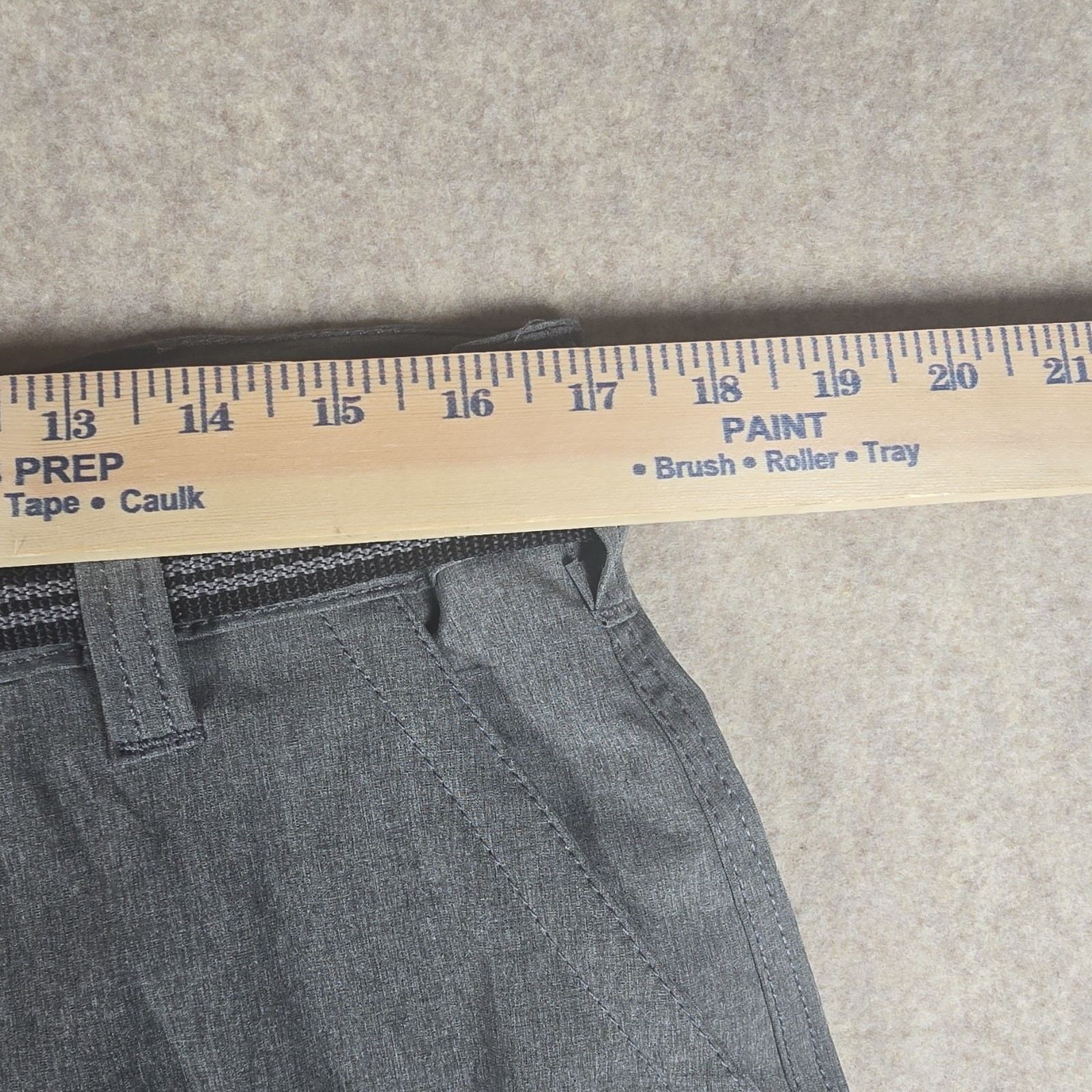 Iron Co. Men’s Hybrid Cargo Shorts Gray Solid Stretch Belted Buckle H427802S