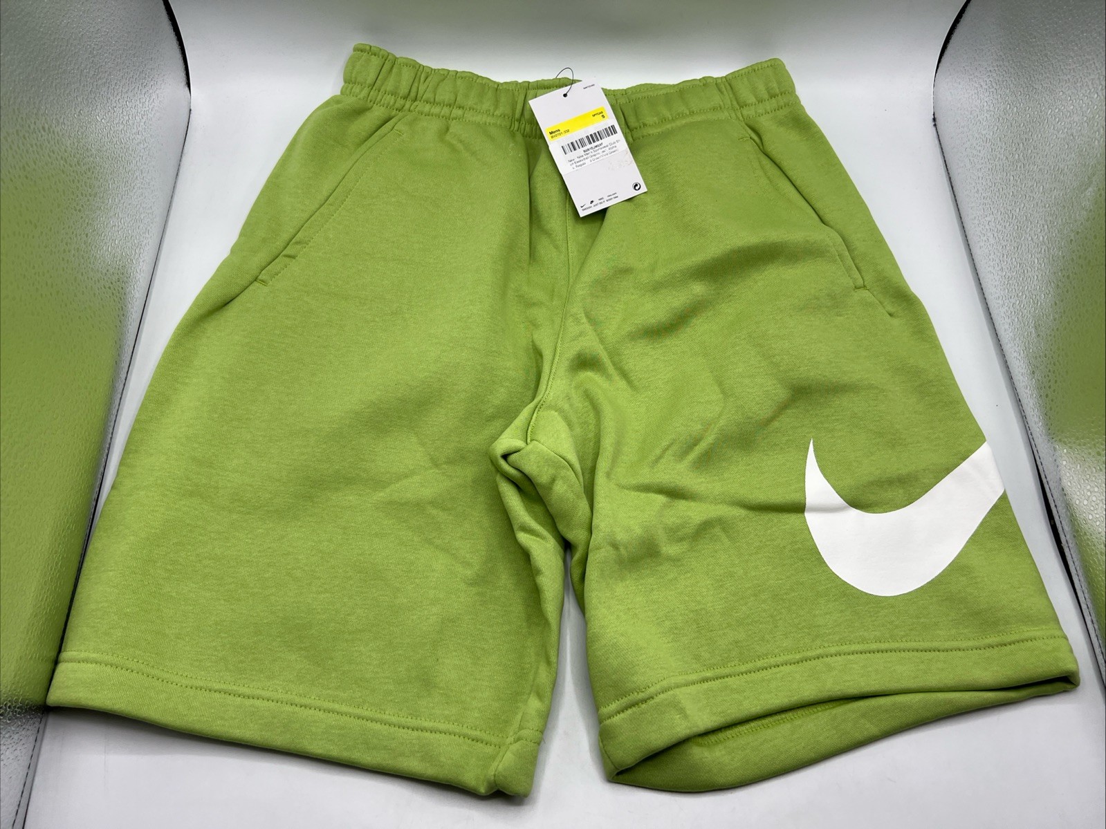 Nike Sportswear Fleece Shorts Men’s Size S Vivid Green Knee Length Shorts New