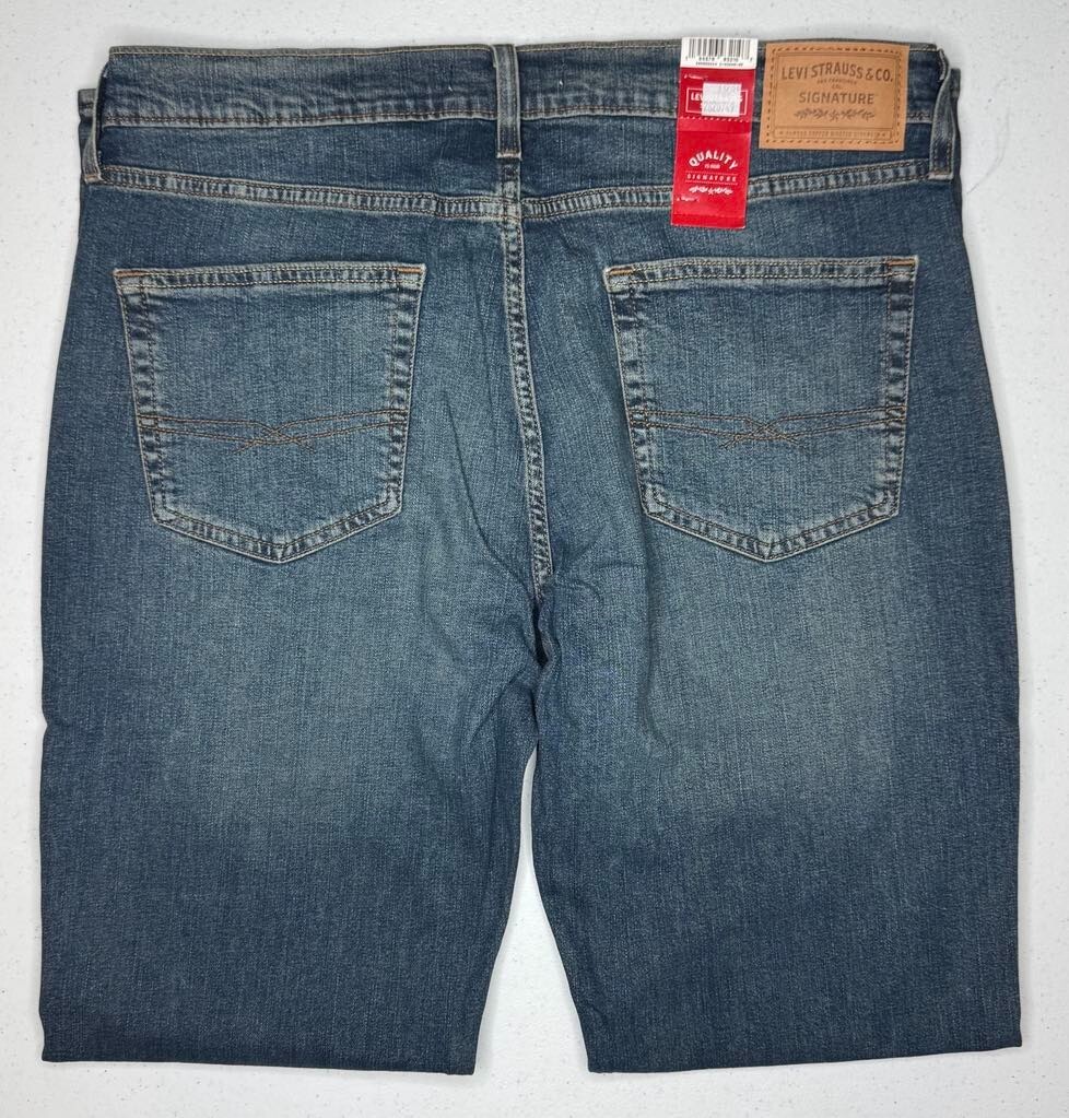 Signature By Levi Strauss #11704 NEW Men’s Straight Flex Jeans
