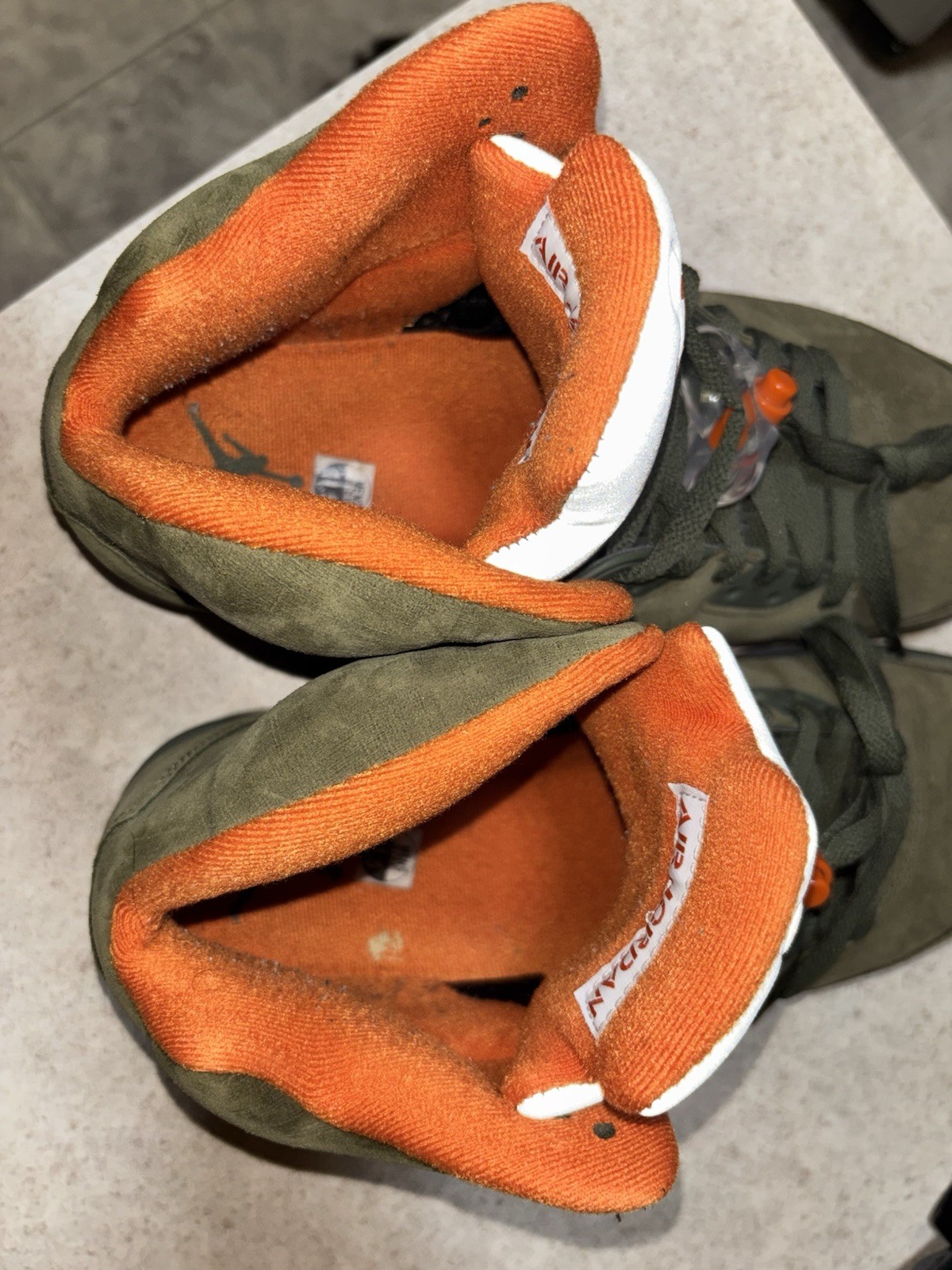 Jordan Air Jordan 5 Men’s Suede Mid Top Sneaker Green/Orange Lace Up