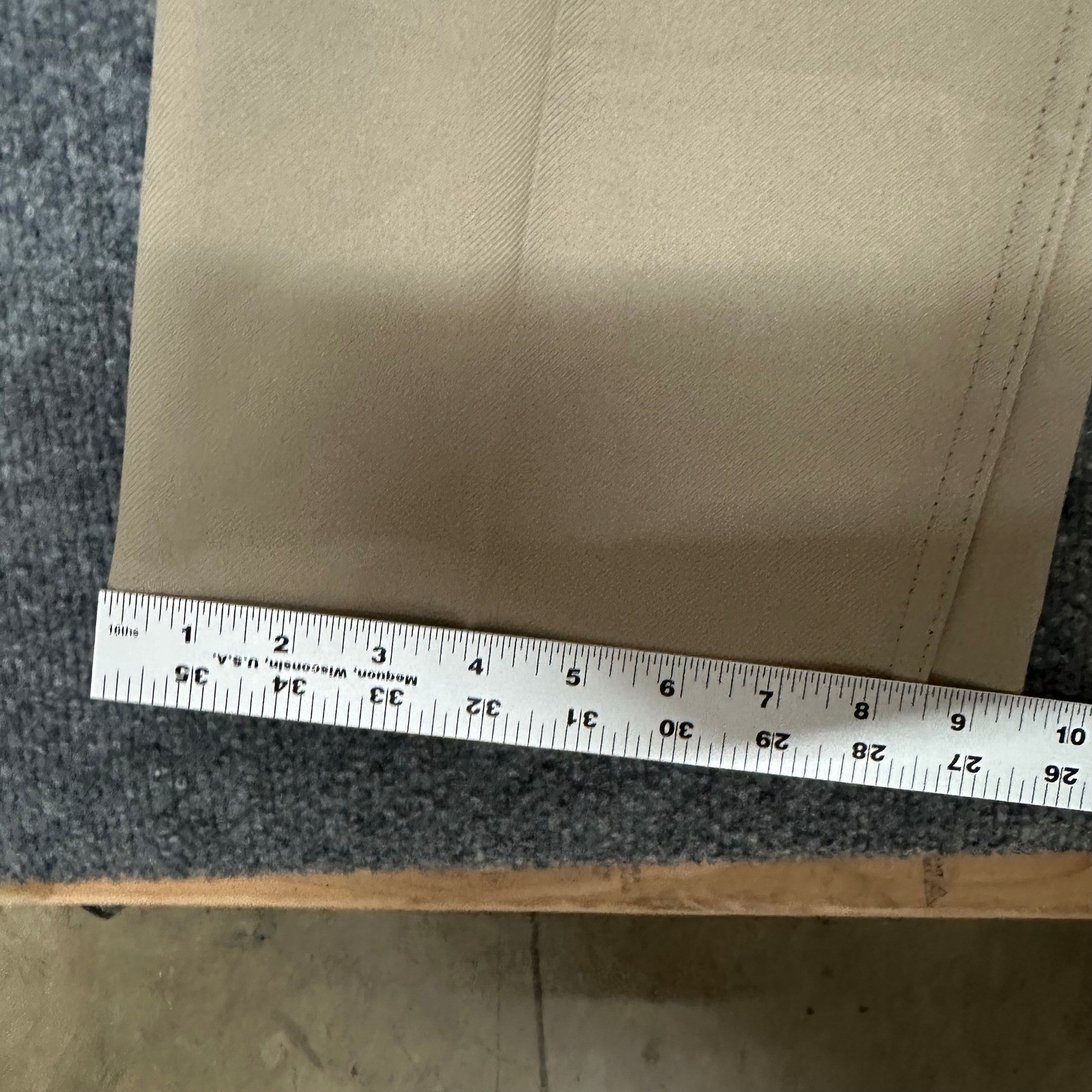 Levi’s Action Slacks Pants Mens Size 38×32 Beige Tan Straight Leg Casual