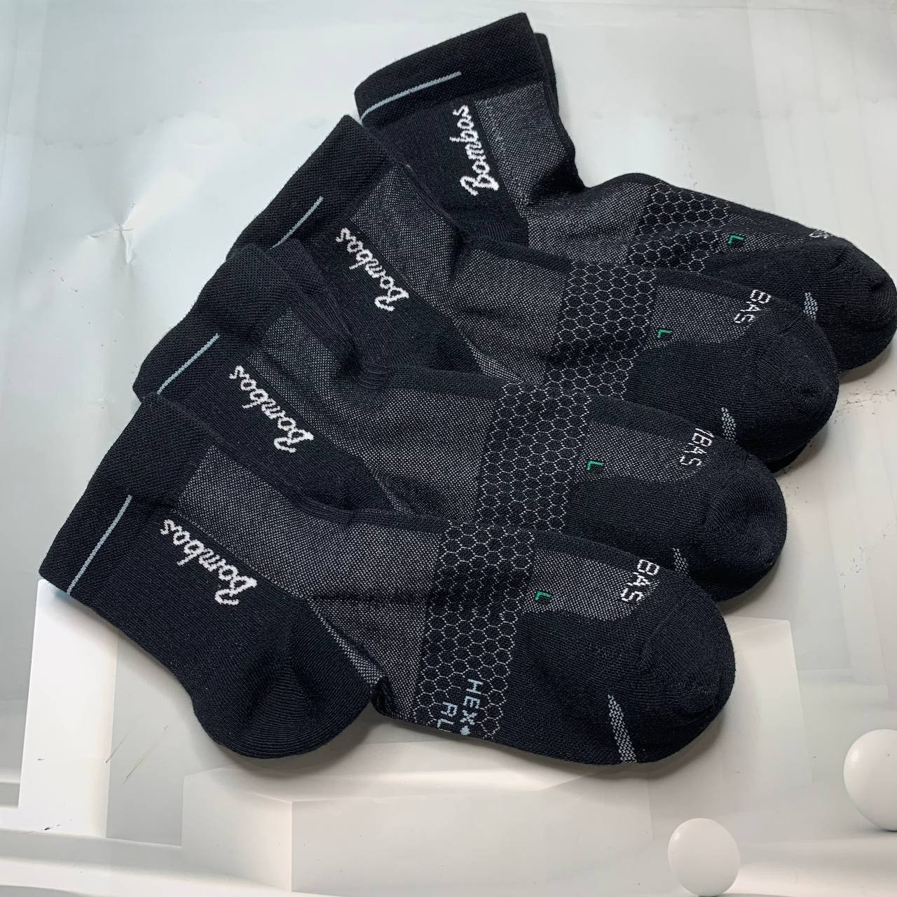 Bombas Men’s Quarter Socks 4 Pair Pack Black Green Size M Medium L Large New