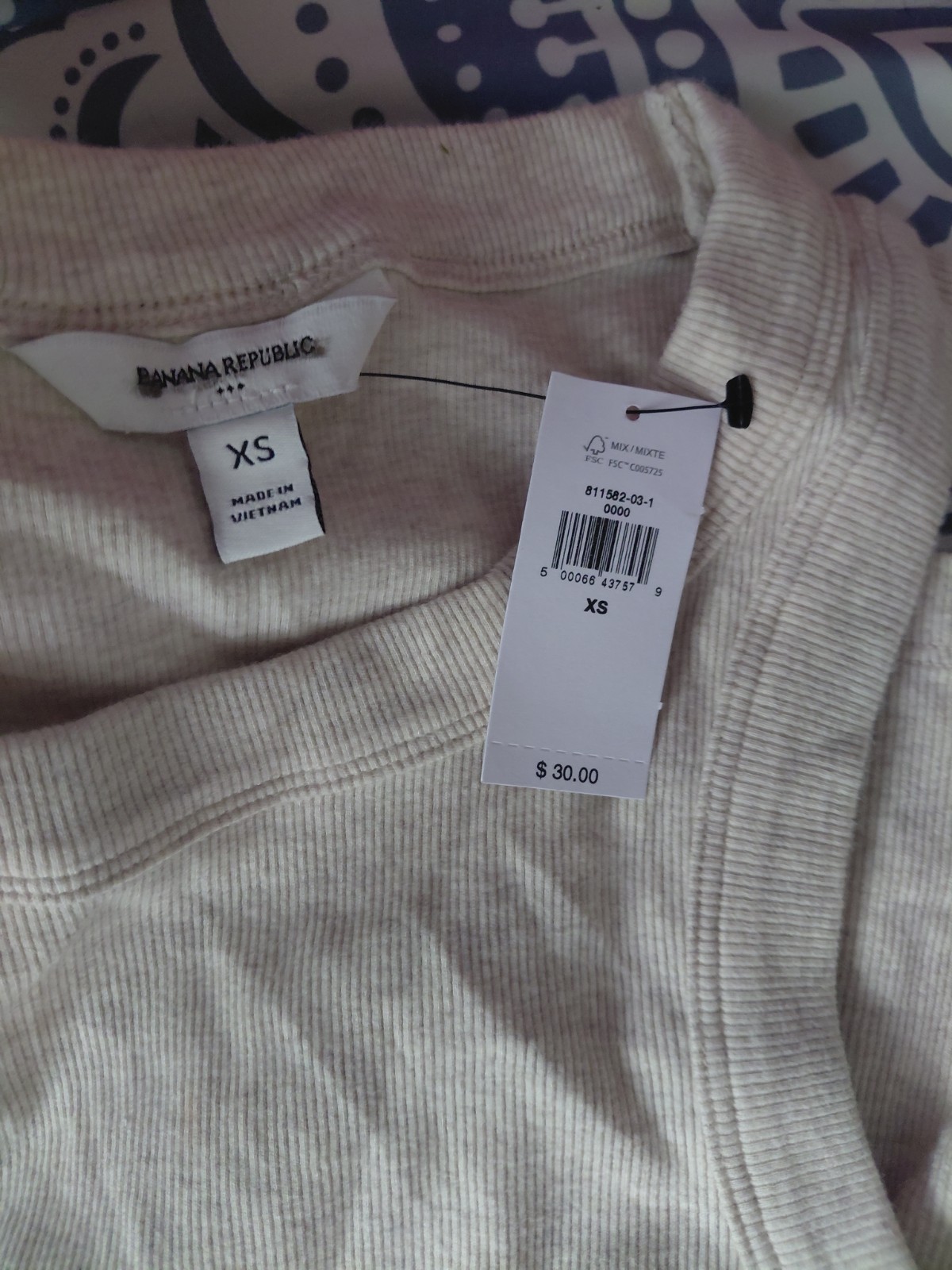 Banana Republic XS Beige Ribbed Knit Sleeveless Crew Neck Sweater