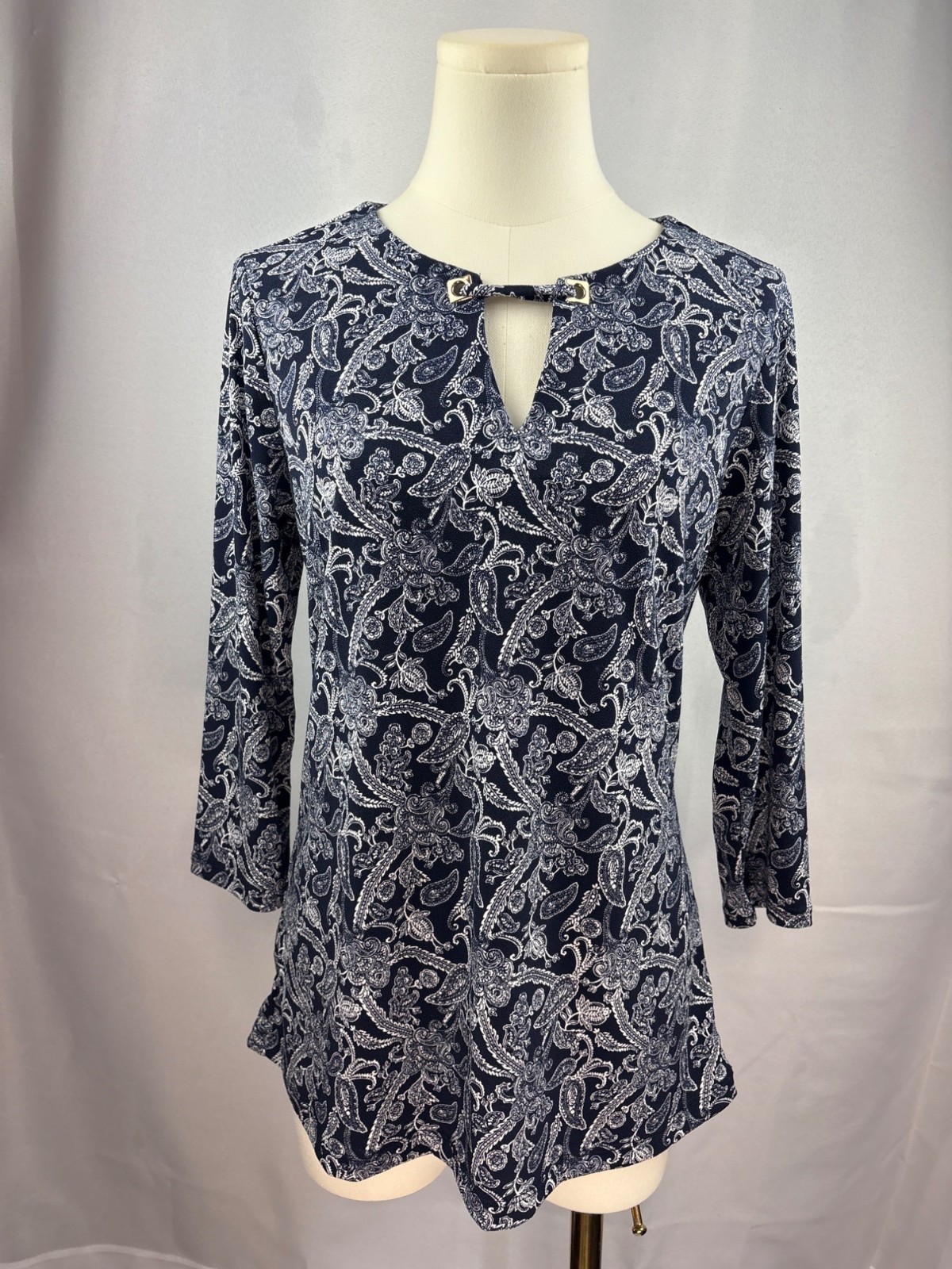 Magnolia Grace Womens Small Blue Paisley Polyester/Spandex Top With Keyhole Deta