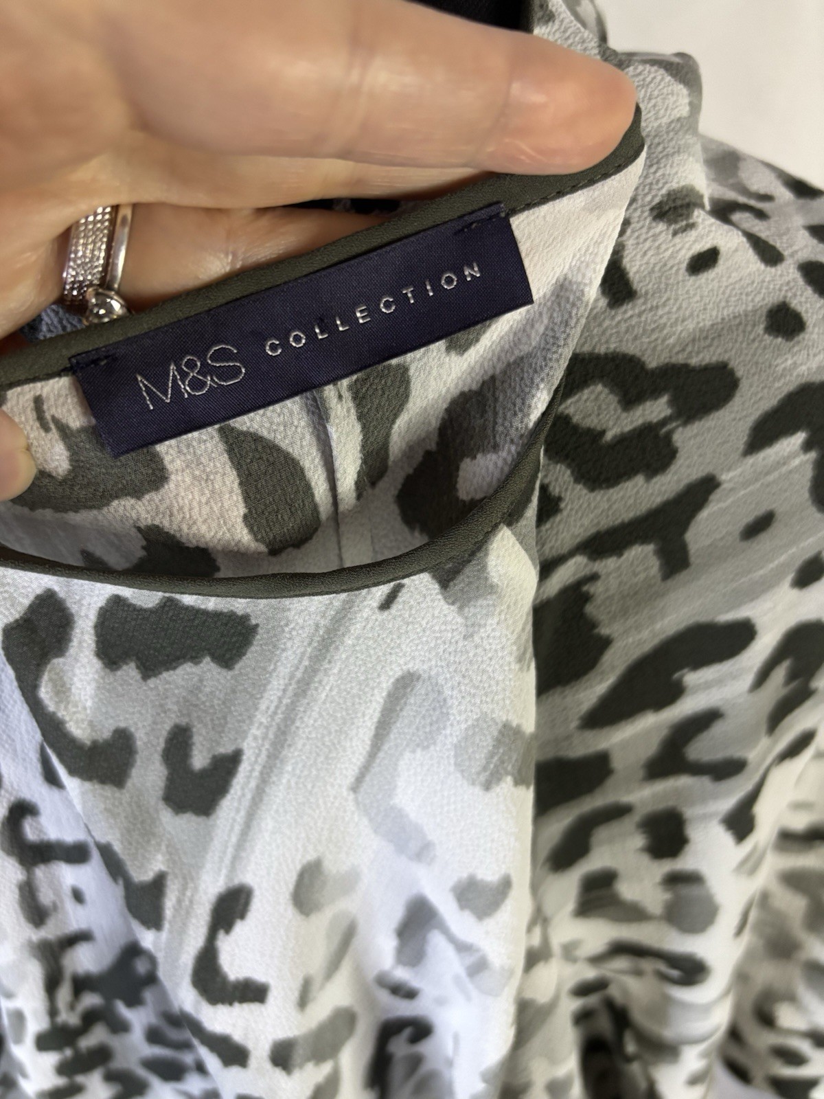 M&S Collection Grey Animal Print Blouse UK 22 EUR 50 Lightweight Loose Fit Top