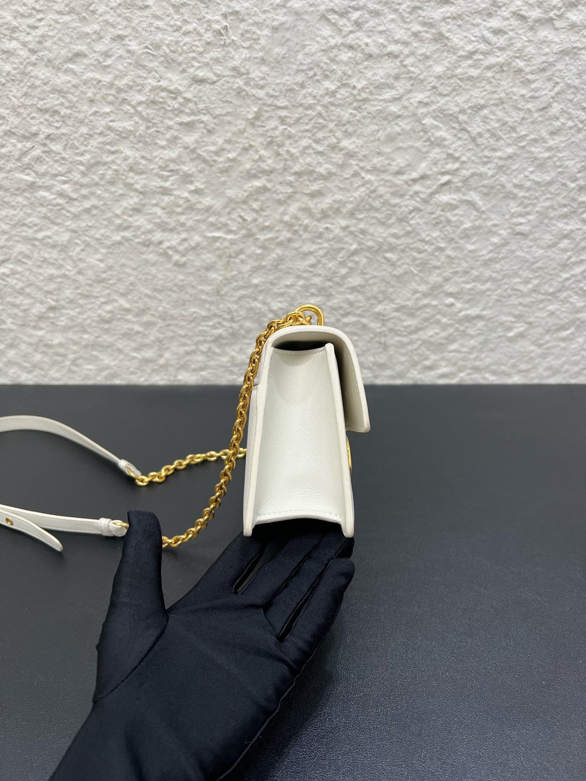 Dior Pre-Owned Authentic Chain Bag Cream 21x6x12cm Free Tracked Shipping