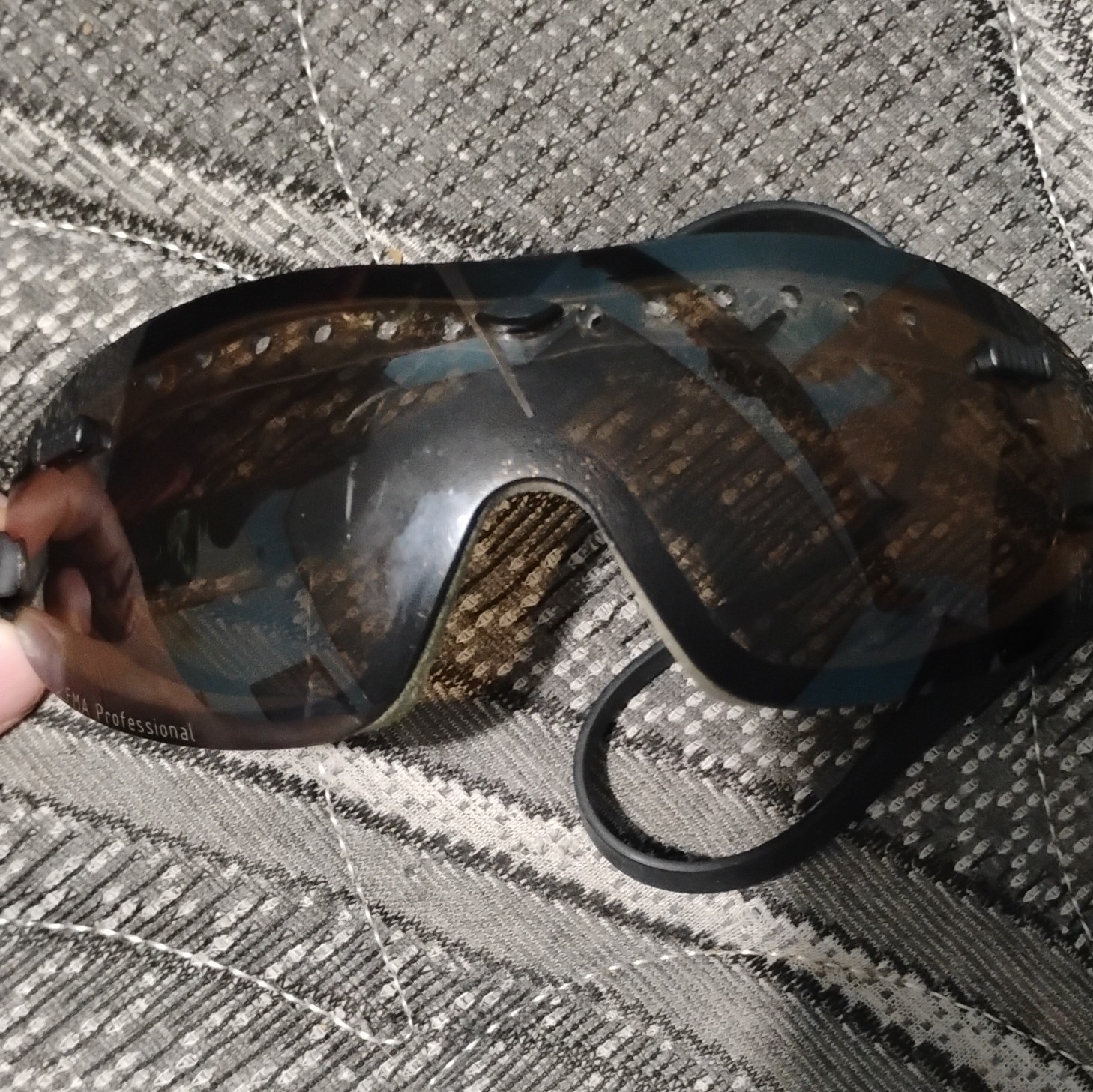PMA Men’s Shield Sport Sunglasses Black Plastic Frame Brown Tinted Lens
