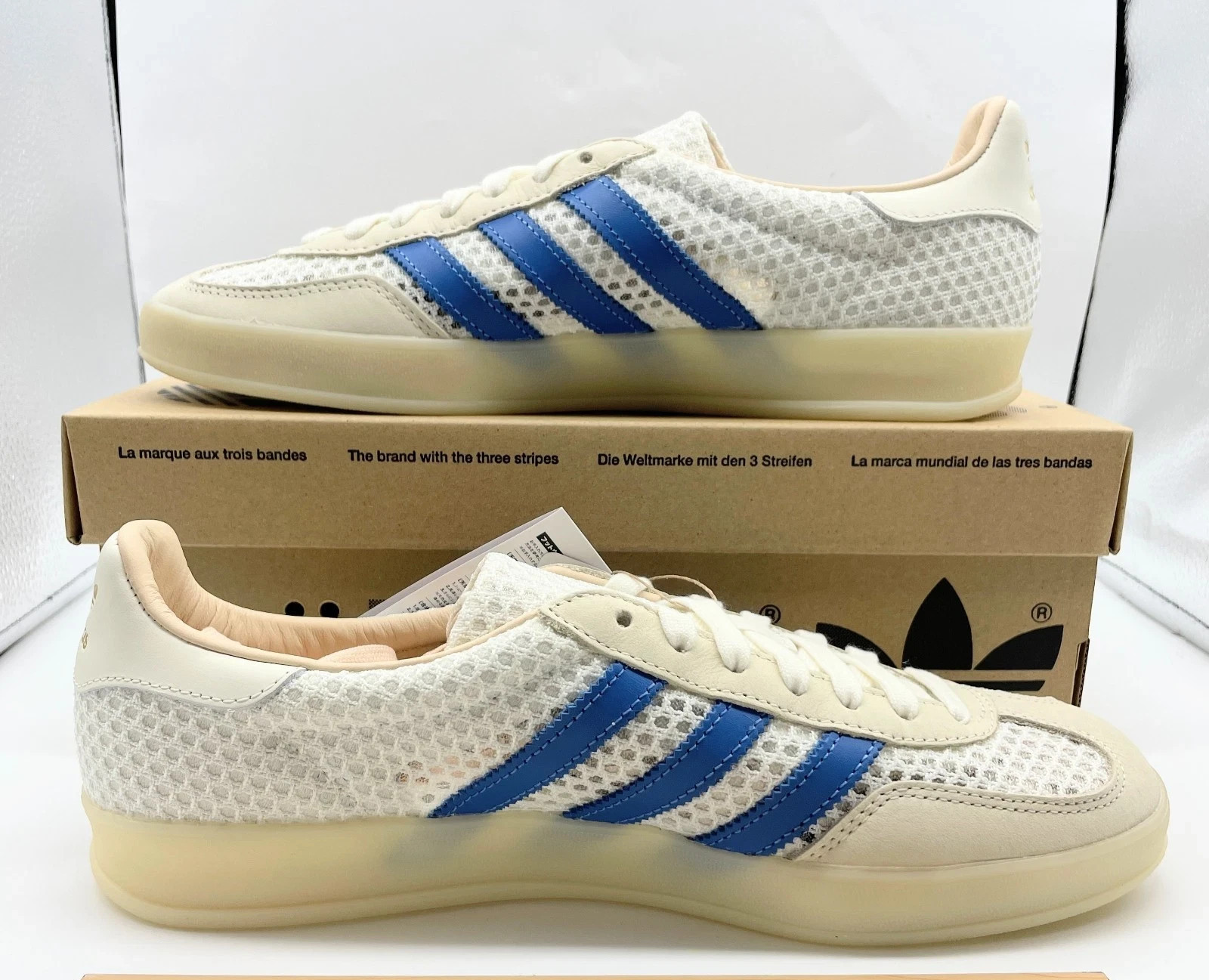 adidas Originals Gazelle Indoor Shoes Off White Focus Blue Sneakers Mens JH5419