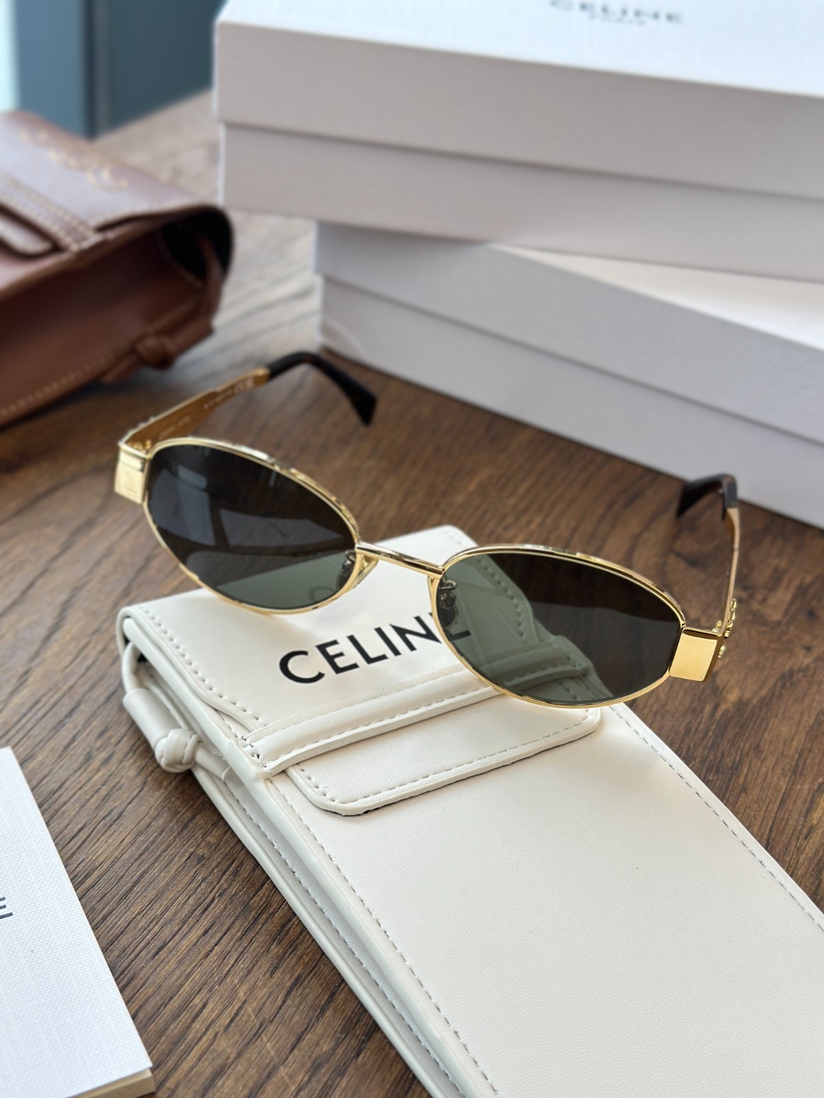 NEW Metal Triomphe Celine CL40235U Gold/Green Lens Oval Women’s Sunglasses