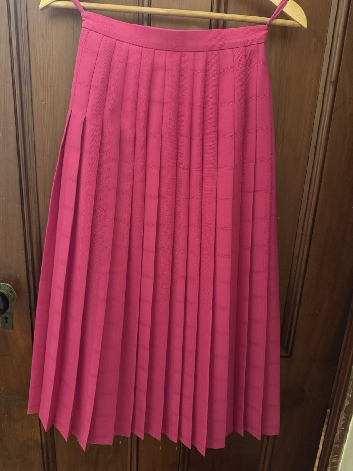 Retro Y2K Jaeger Fuchsia Wool Blend Pleated Midi Skirt, Size 24″ Waist XS Mint