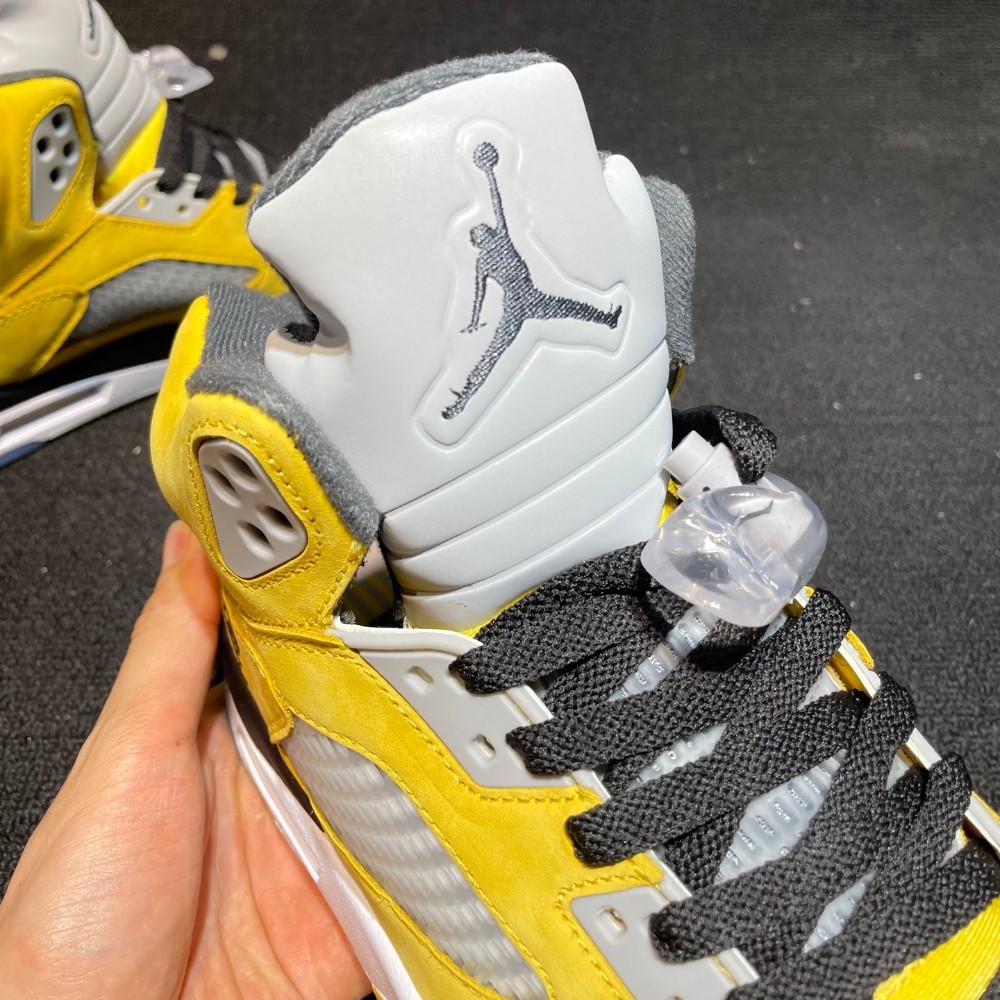 AJ 5 Retro “Yellow Multi” “Tokyo” Exclusive {2025} Retro IO3372-700