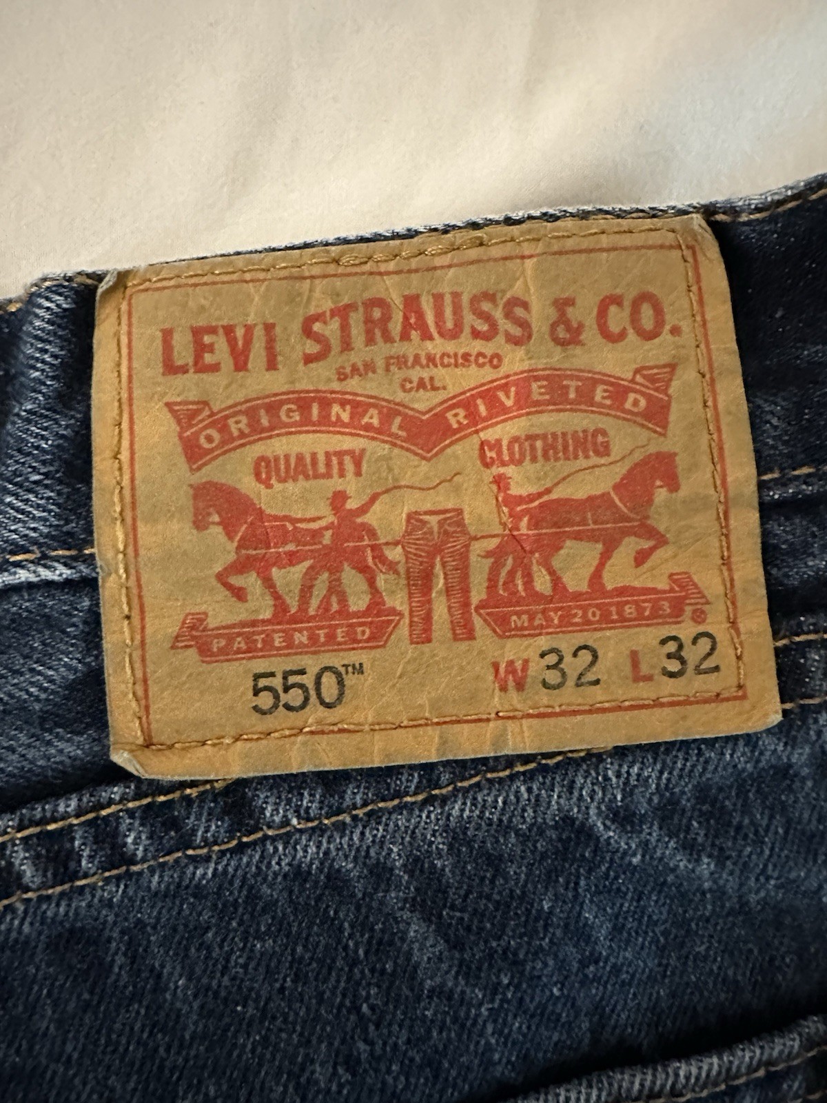 Levi’s Men’s Blue Denim Jeans 550 Relaxed Fit 32×32 Tapered Mid Rise Medium Wash