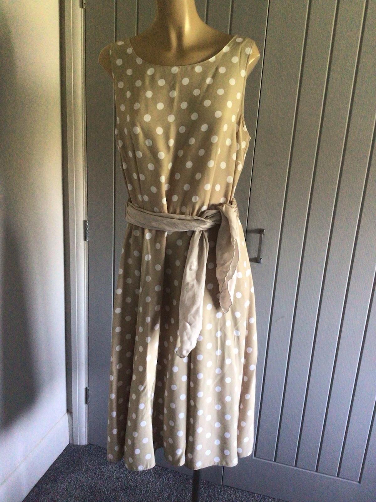 Ladies Classic Day Dress UK 14/16 Scoop Neck Sleeveless 43” L By St Michael M&S