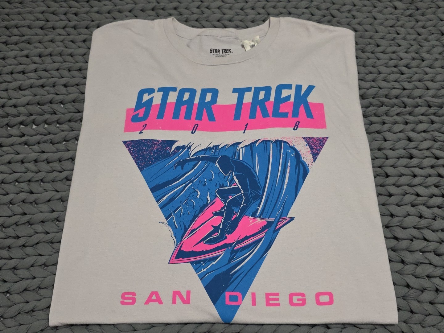 Star Trek 2018 San Diego Retro Surfer Gray Short Sleeve Tshirt SZ 2XL NEW