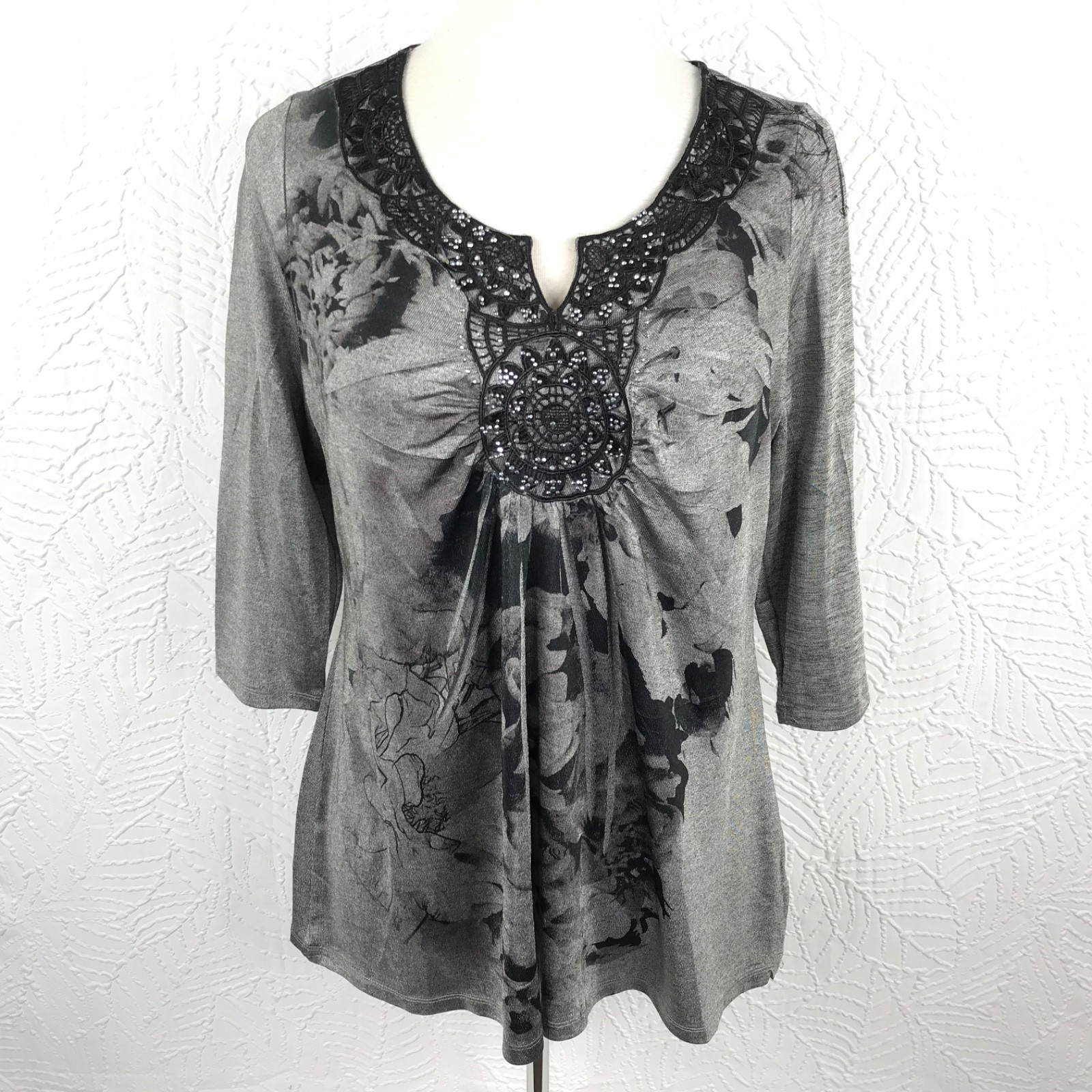 Live & Let Live Boho Tunic Top 2X Gray/Black Embellished Rhinestones 3/4 Sleeve