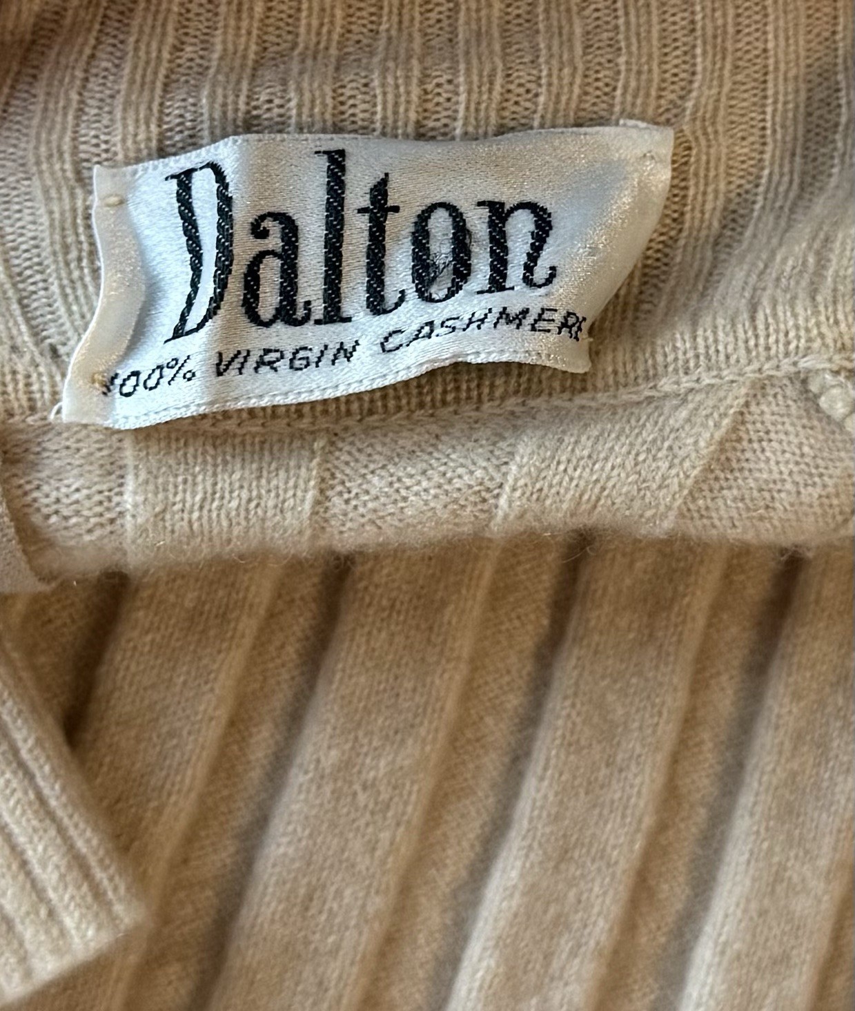 DALTON 100% VIRGIN CASHMERE ZIP BACK CLOSURE SWEATER SIZE XS Beige