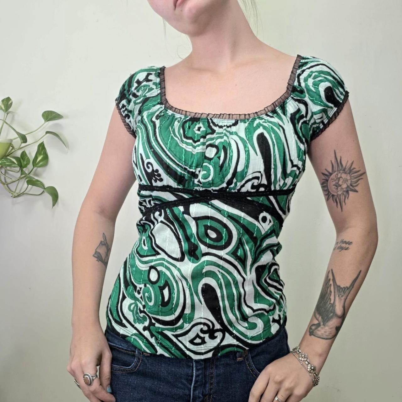 2000s Y2K babydoll Funky Swirl patterned top Kelly Green & Black Size S
