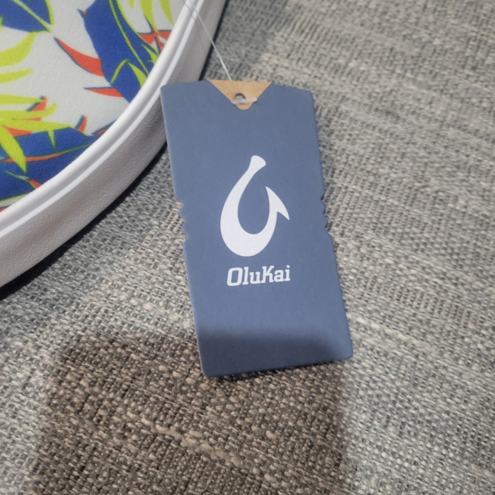 OluKai Lae’ahi Pa’i Men’s Size 10 Swell/Aloha Shoes Floral