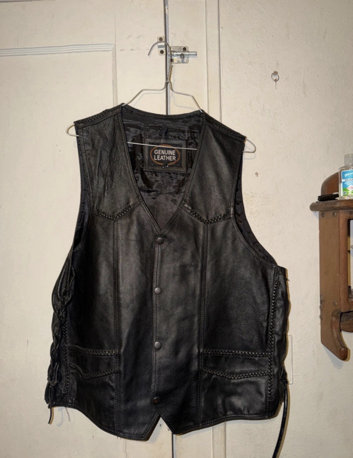 Men’s Size 46 Genuine Leather Motorcycle Vest Snap Front 2 Pockets Excellent USA