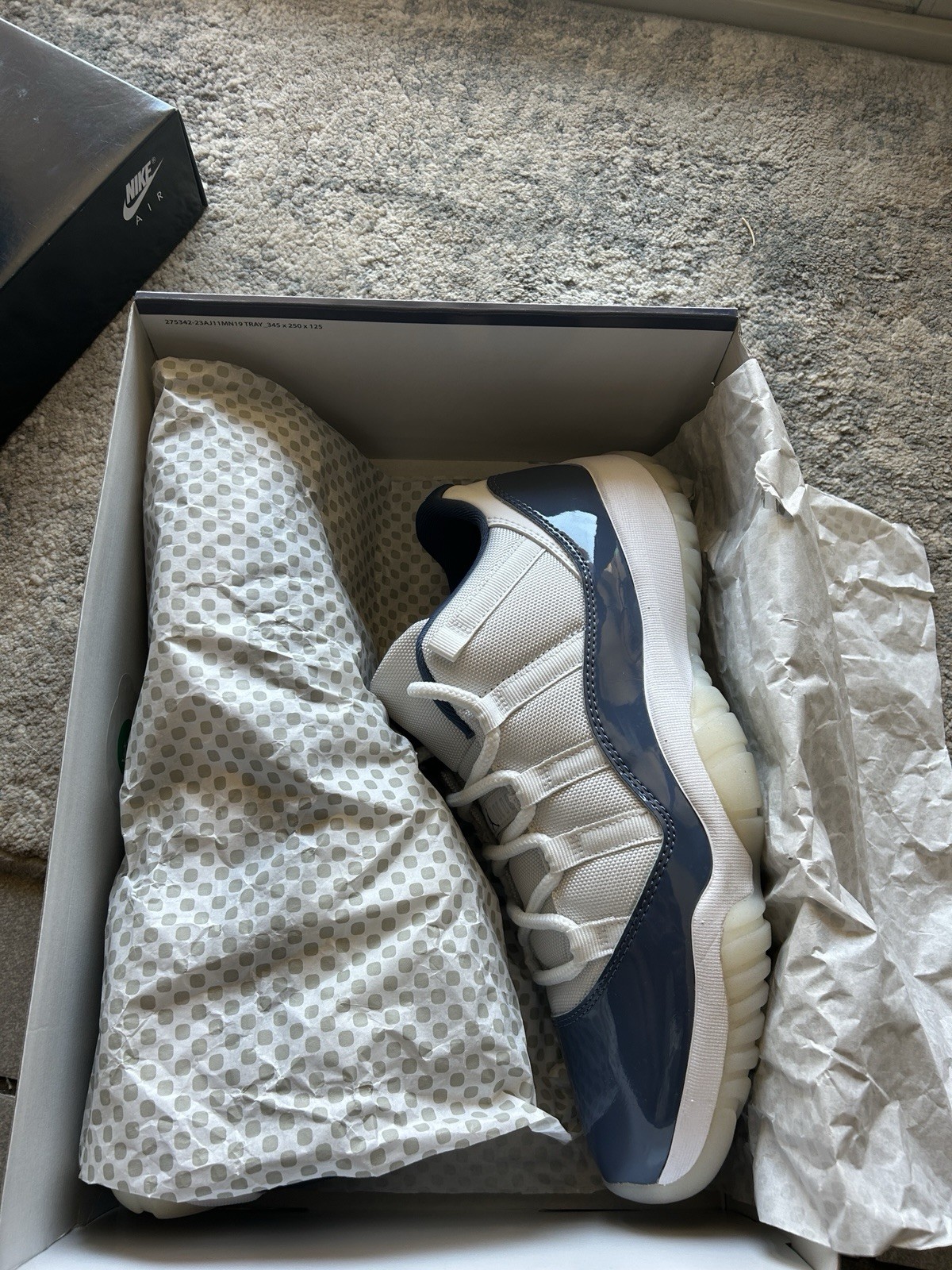 Jordan Air Jordan 11 Low Top Colorblock White/Blue Basketball Lace-Up