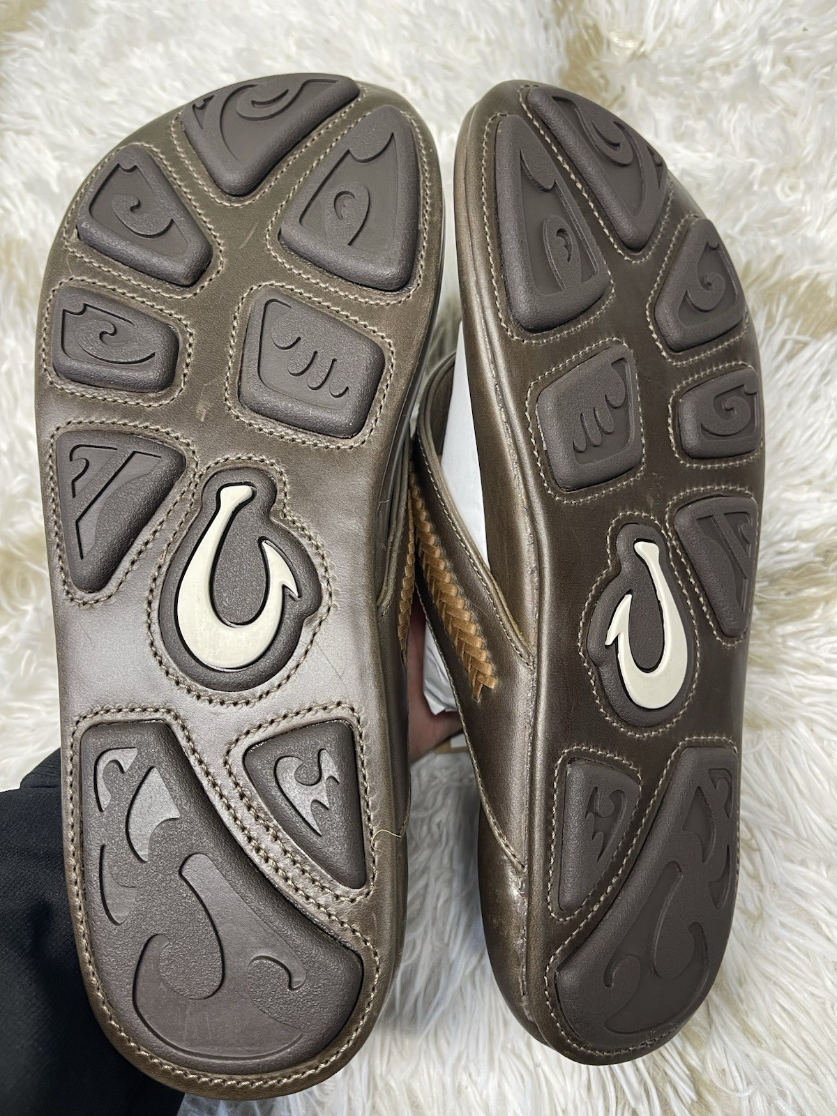 🧡*NIB*OluKai Men’s Size 11 Mea Ola Mano Leather Beach Sandals -Mustang/Tan