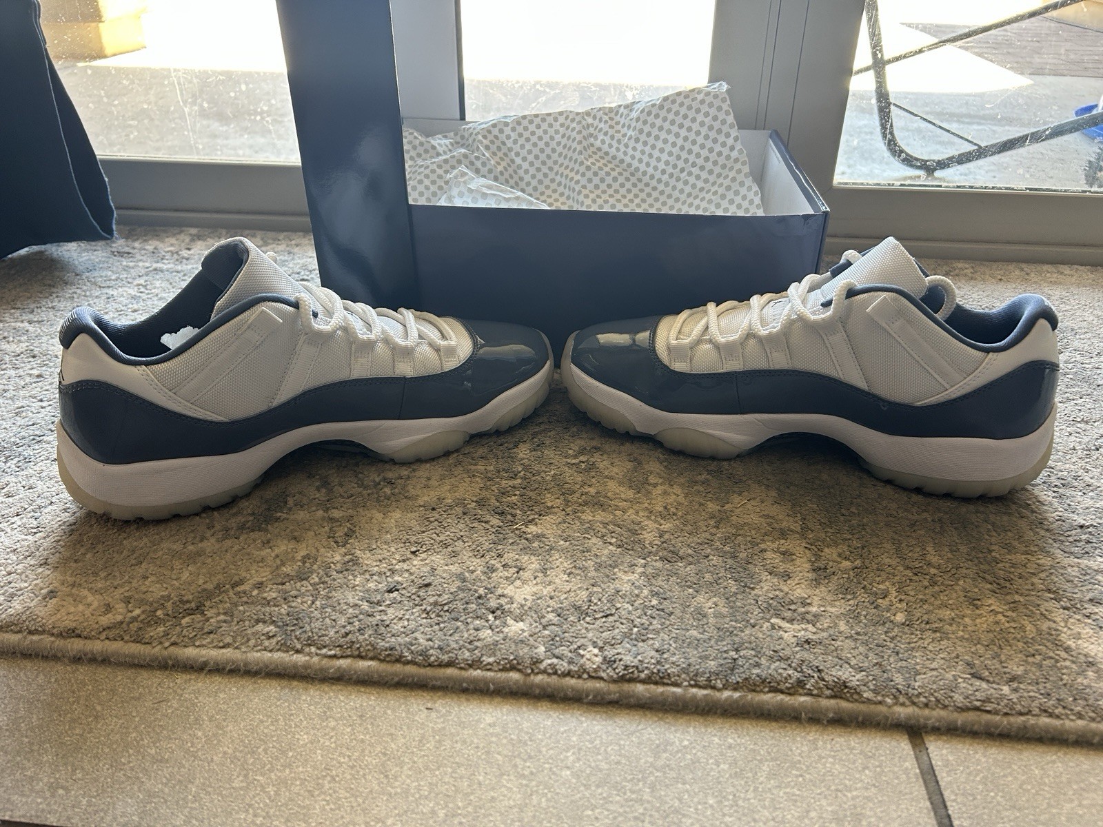 Jordan Air Jordan 11 Low Top Colorblock White/Blue Basketball Lace-Up