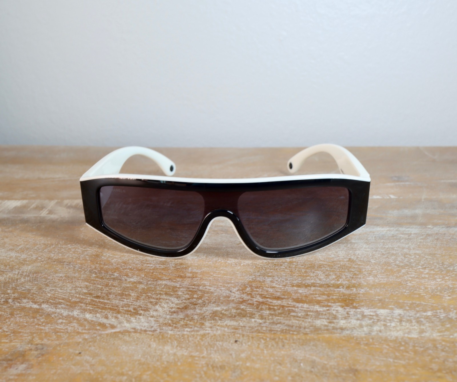 CHANEL 6057 Urban Vintage Shield Sunglasses Black & White/Gray Lens 100% UV