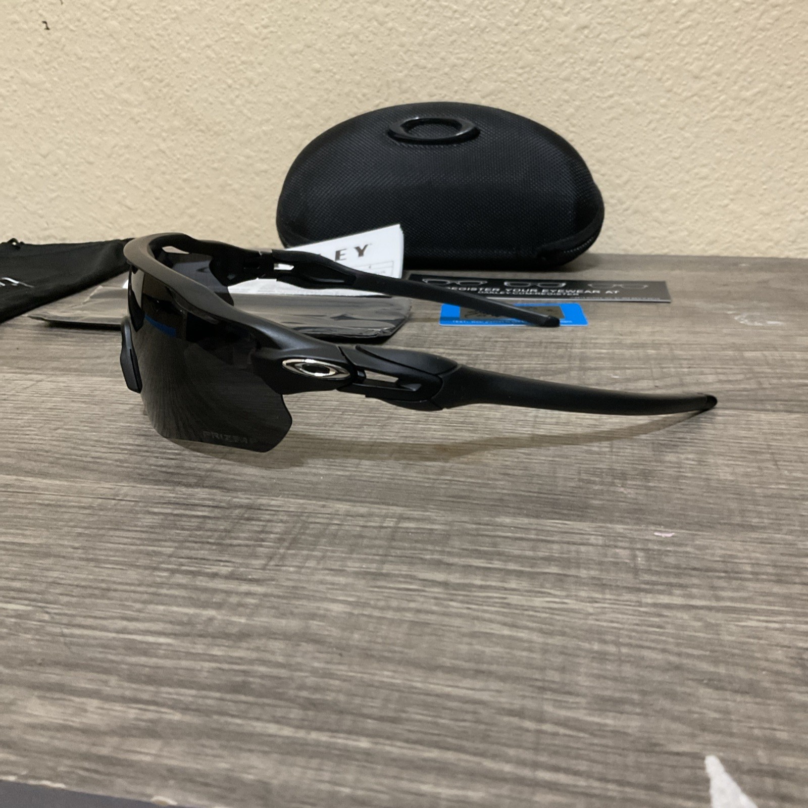 NEW Oakley 009208 Radar Ev Path Men’s Sunglasses Matte Black Frame – Prizm Lens