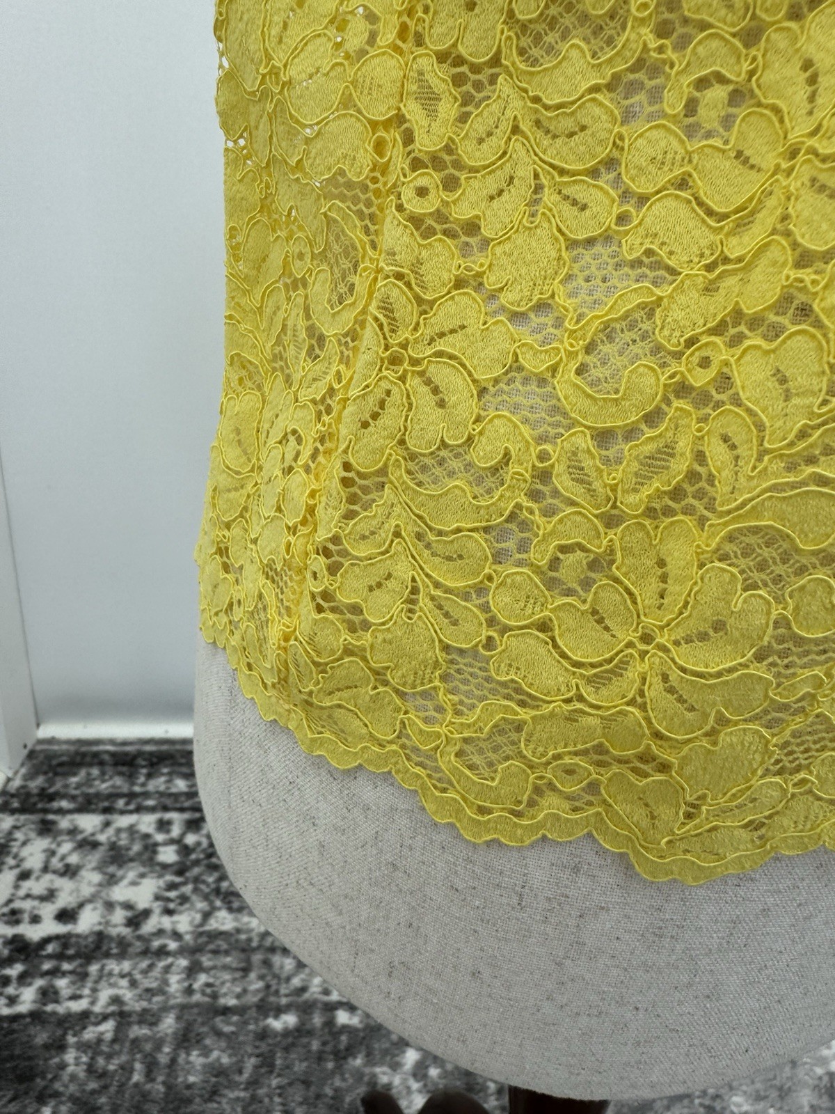 ZARA Vibrant Yellow Lace Shirt With Demure Black Peter Pan Collar Size XL