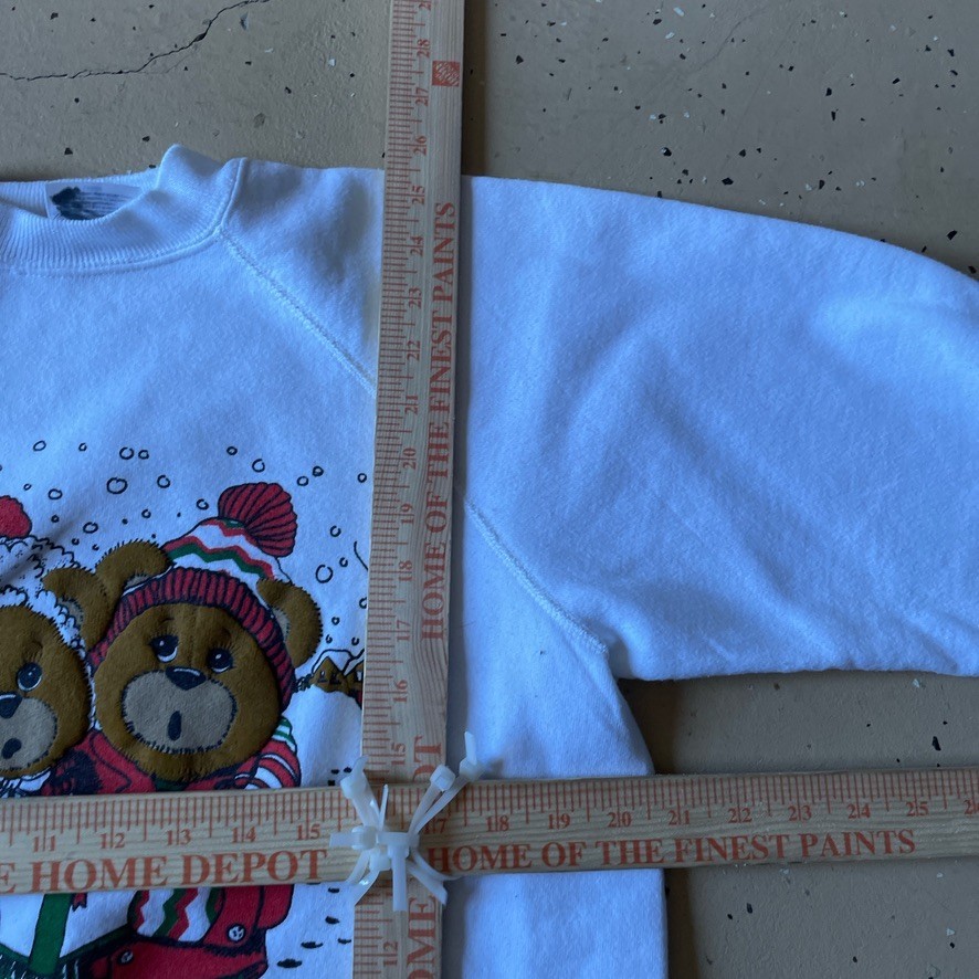 Vintage 80s 90s Mens M White Sweatshirt Cute Christmas Snow Cozy Bears Caroling