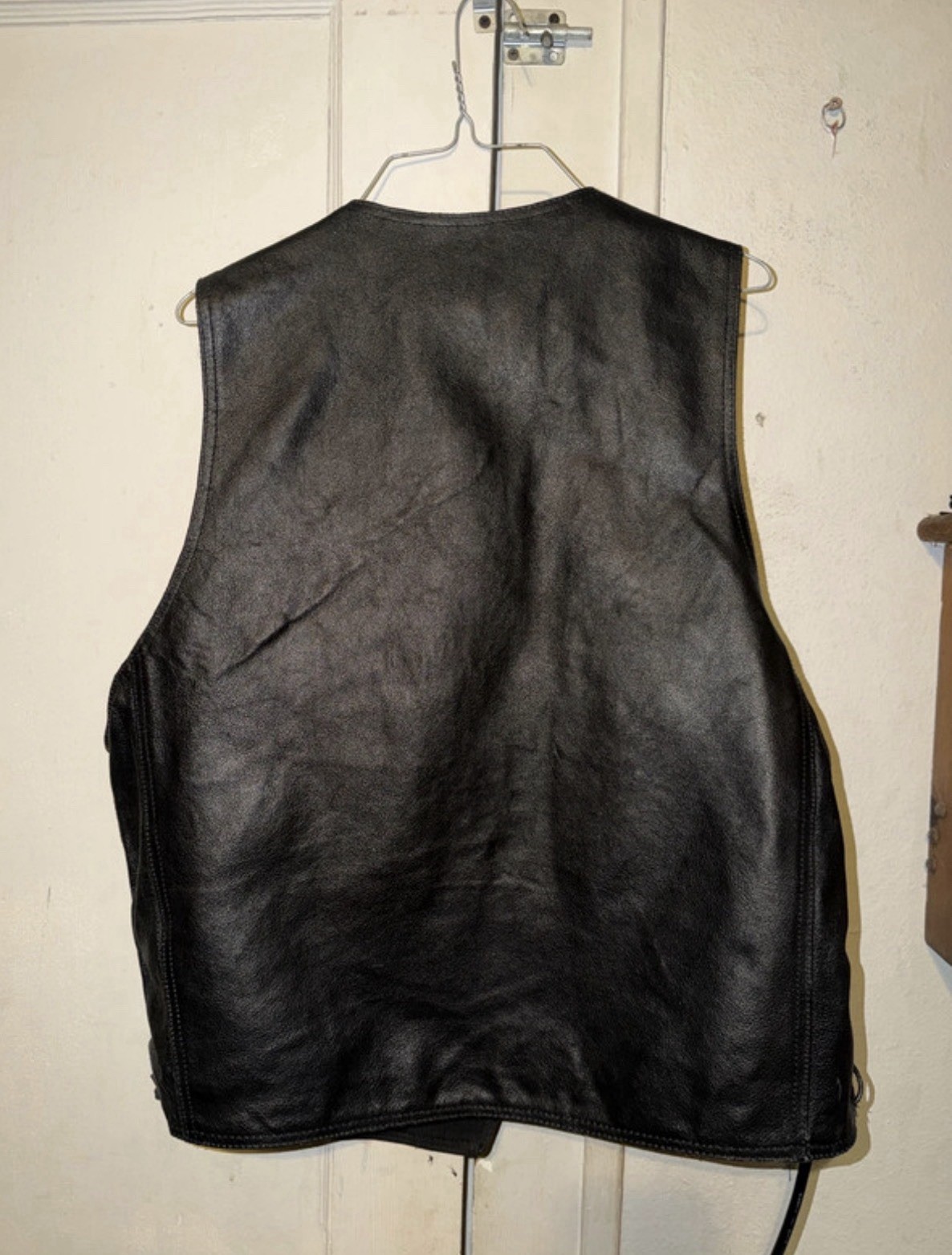 Men’s Size 46 Genuine Leather Motorcycle Vest Snap Front 2 Pockets Excellent USA