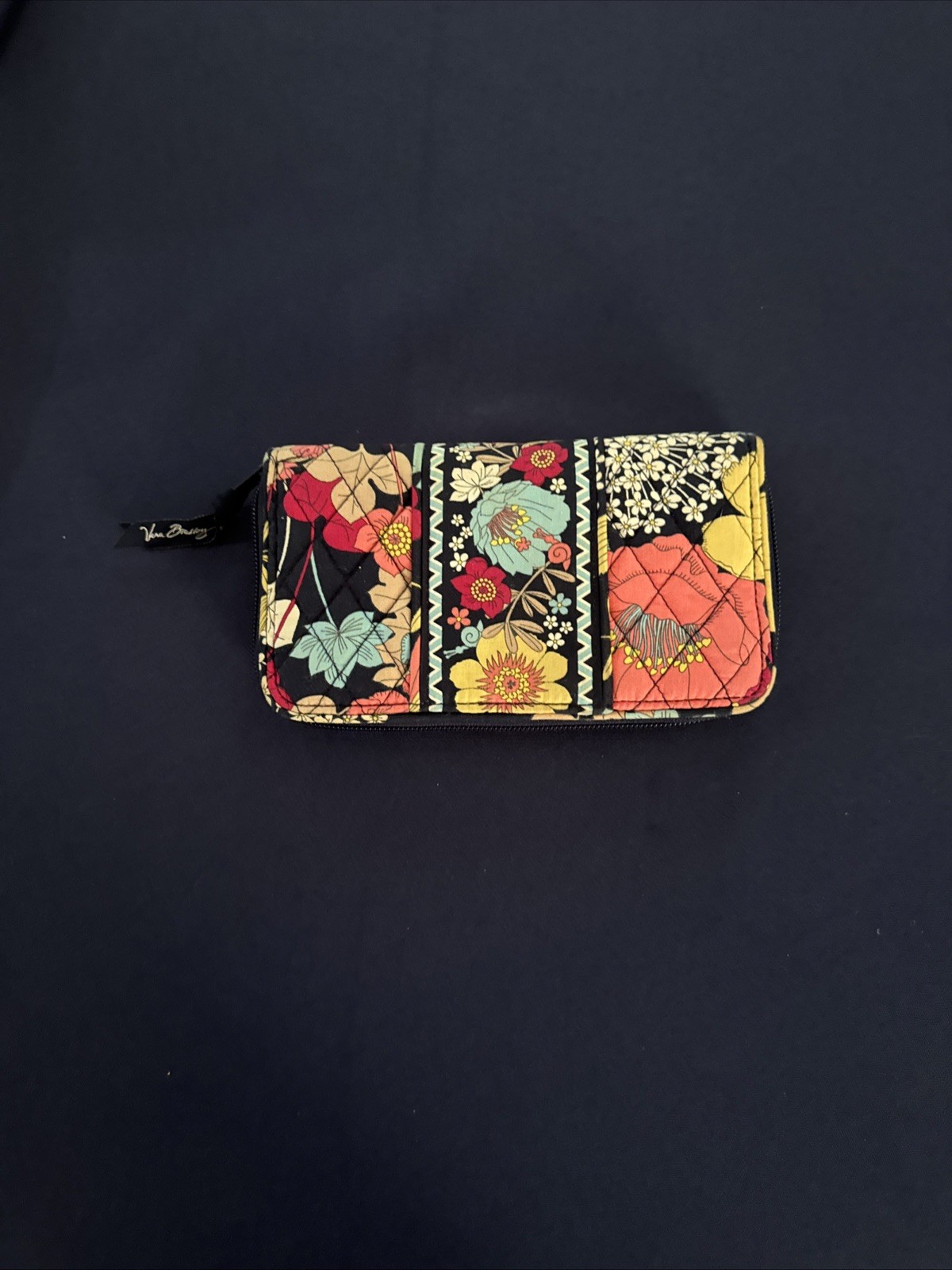 Vera Bradley Wallet in Retired Happy Snails – 8″x5″ Zip Around Accordion Wallet