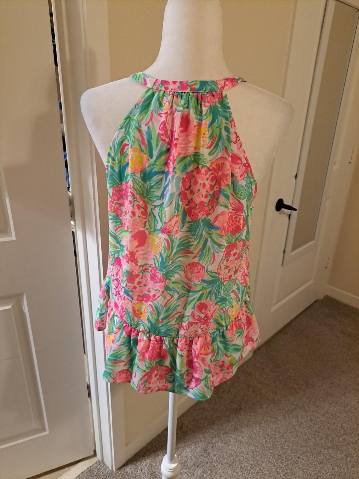 Lilly Pulitzer Carolane Halter Top Pear Necessities Size M EUC Returns Accepted
