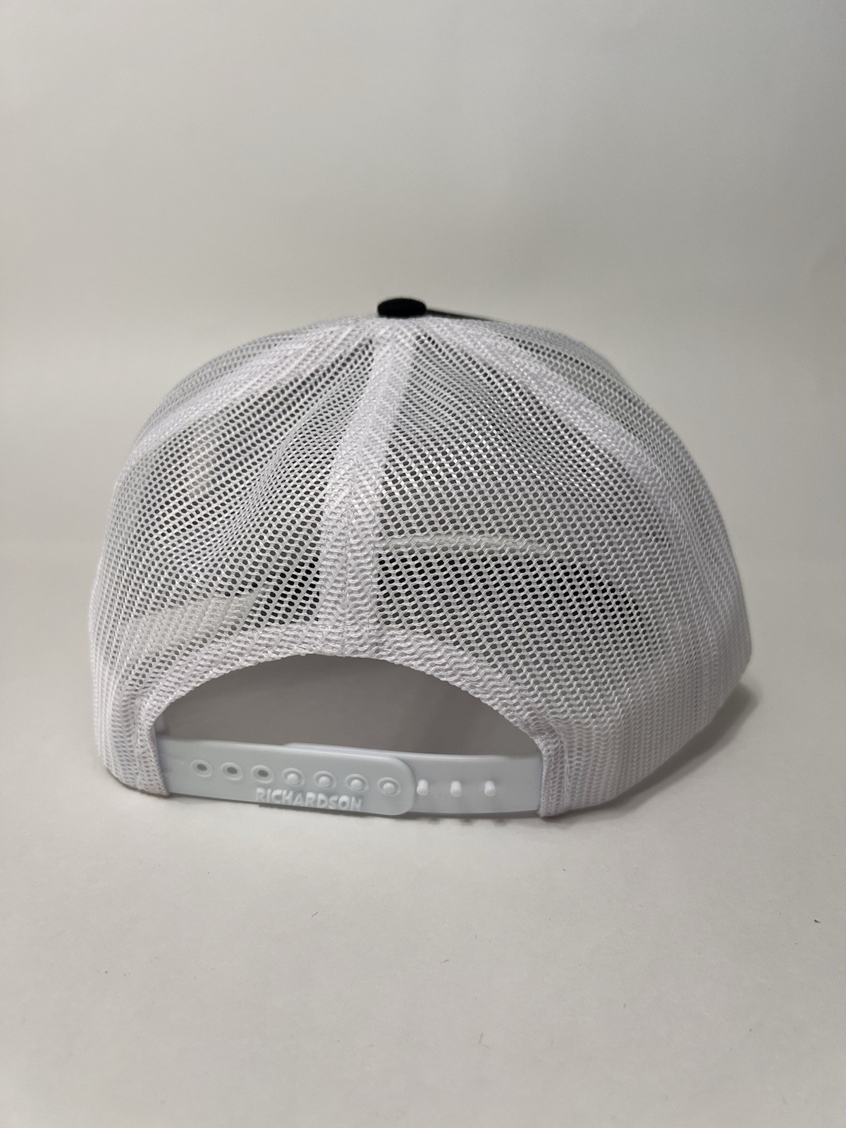 Snap-On Richardson 112 Mesh Back Trucker Hat Brown Leather Patch Black/White NWT