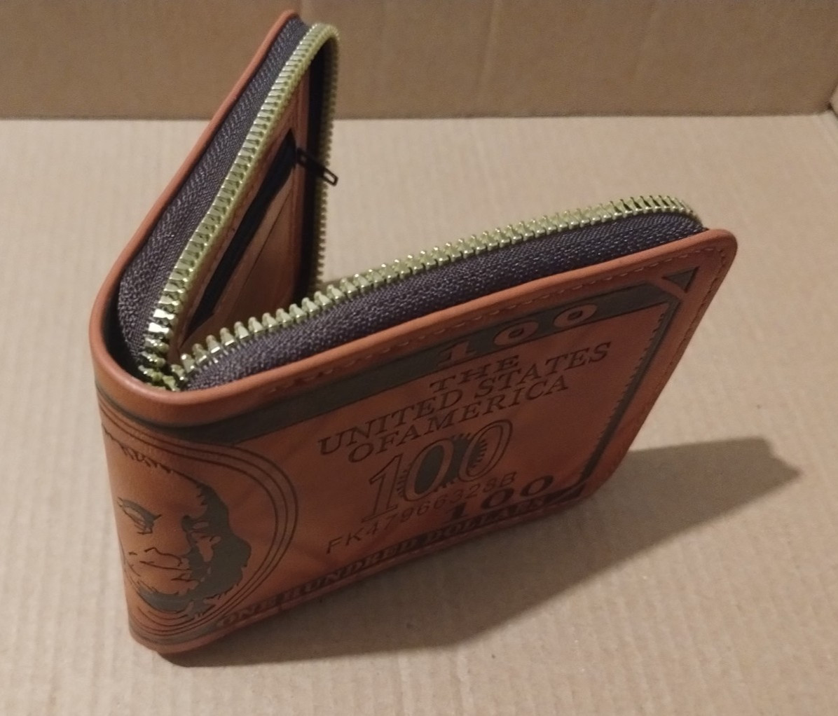 $100 Bill Money Print Bi-Fold Wallet with Zipper Closure – Novelty Accessory New