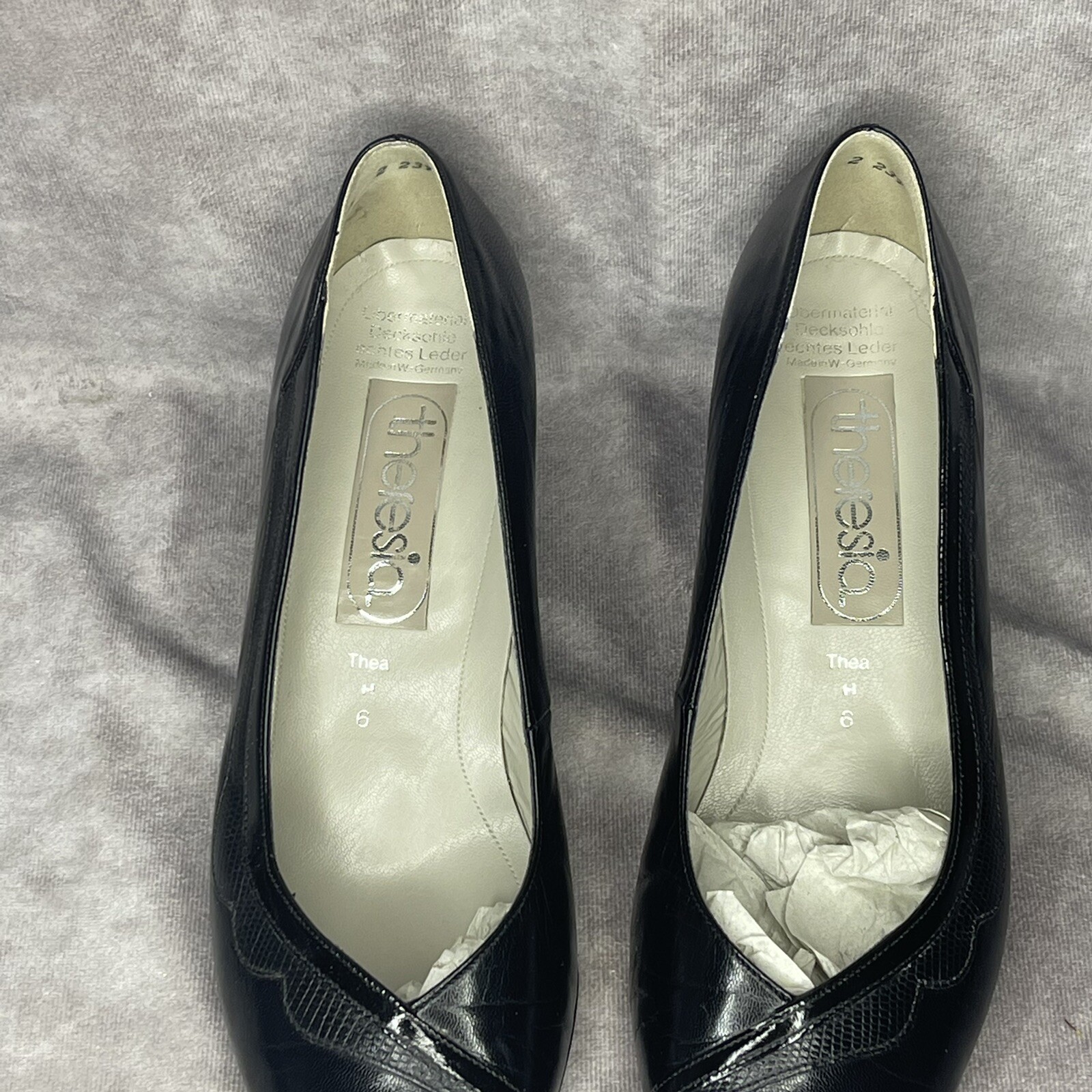 THERESIA M. Celeste Women’s 6 Black Leather Pumps Heels EUC