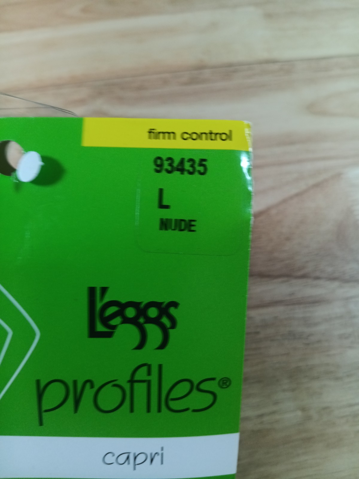 Leggs Profiles Capri Firm Control Nude Size Large New