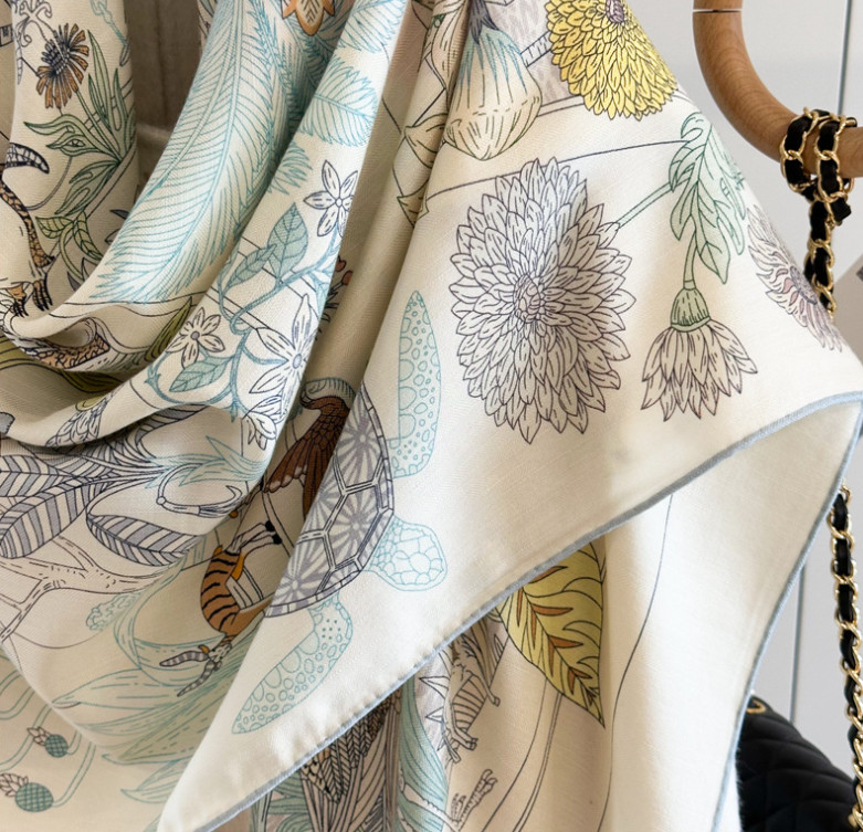 70% Cashmere 30% Silk Wrap Scarf garden Print Double Face Print Shawl 135X135cm