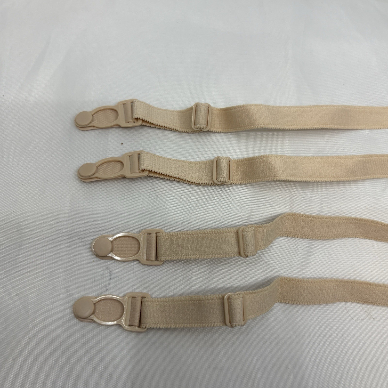 Anti Slip Bra Strap Clips Set of 4 Adjustable Comfortable Bra Strap Retainers