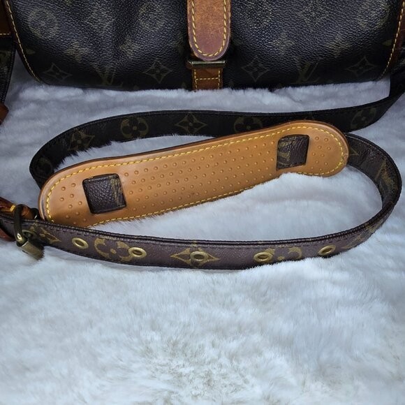 LOUIS VUITTON Marne Shoulder Bag