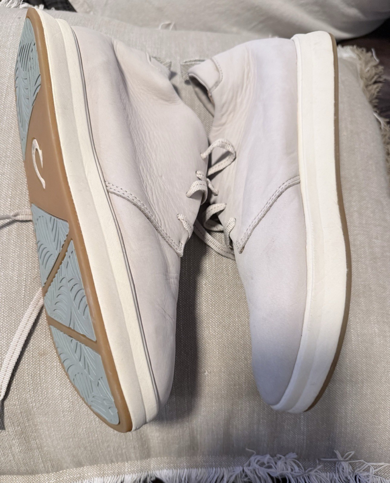 OluKai WAO Women’s Gray Leather Low Top Lace-Up Sneakers US 10 EU 40