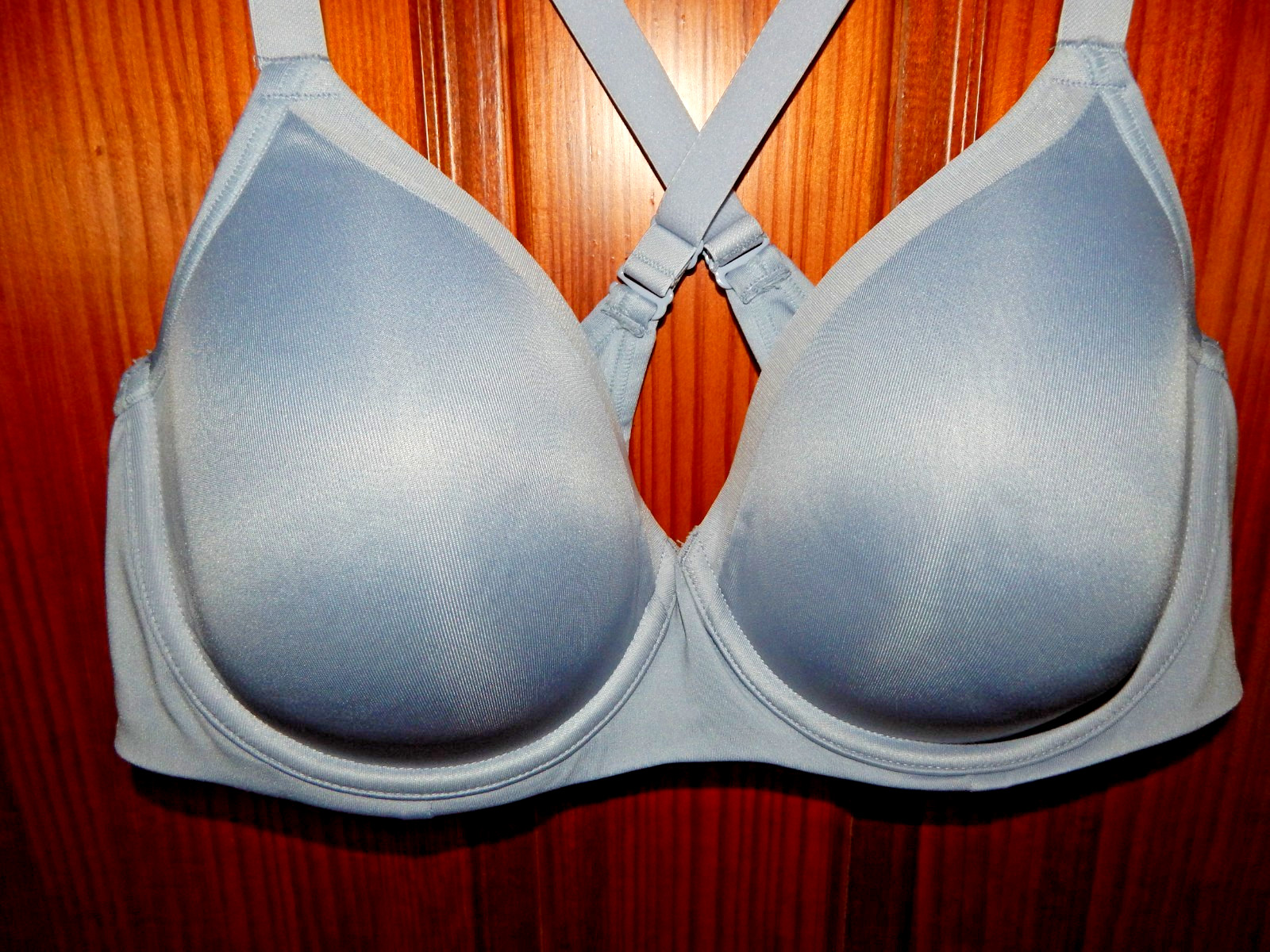 BALI ONE SMOOTH U T-SHIRT BRA, UNDERWIRE, MEDIUM LINING, SIZE 40 C, DFB169, NWOT
