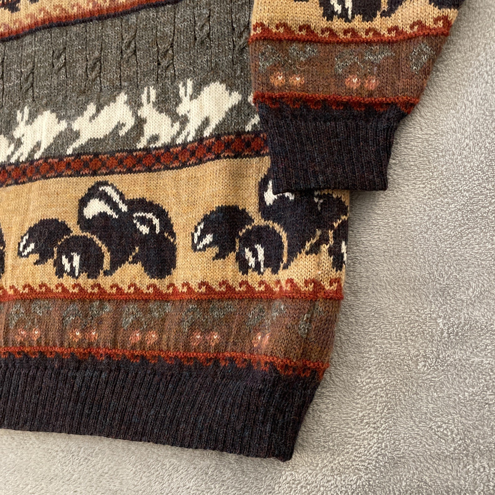 Vintage Concept Knitwear Wool Jumper Made In Britain Adult XL Skunks Hedgehogs