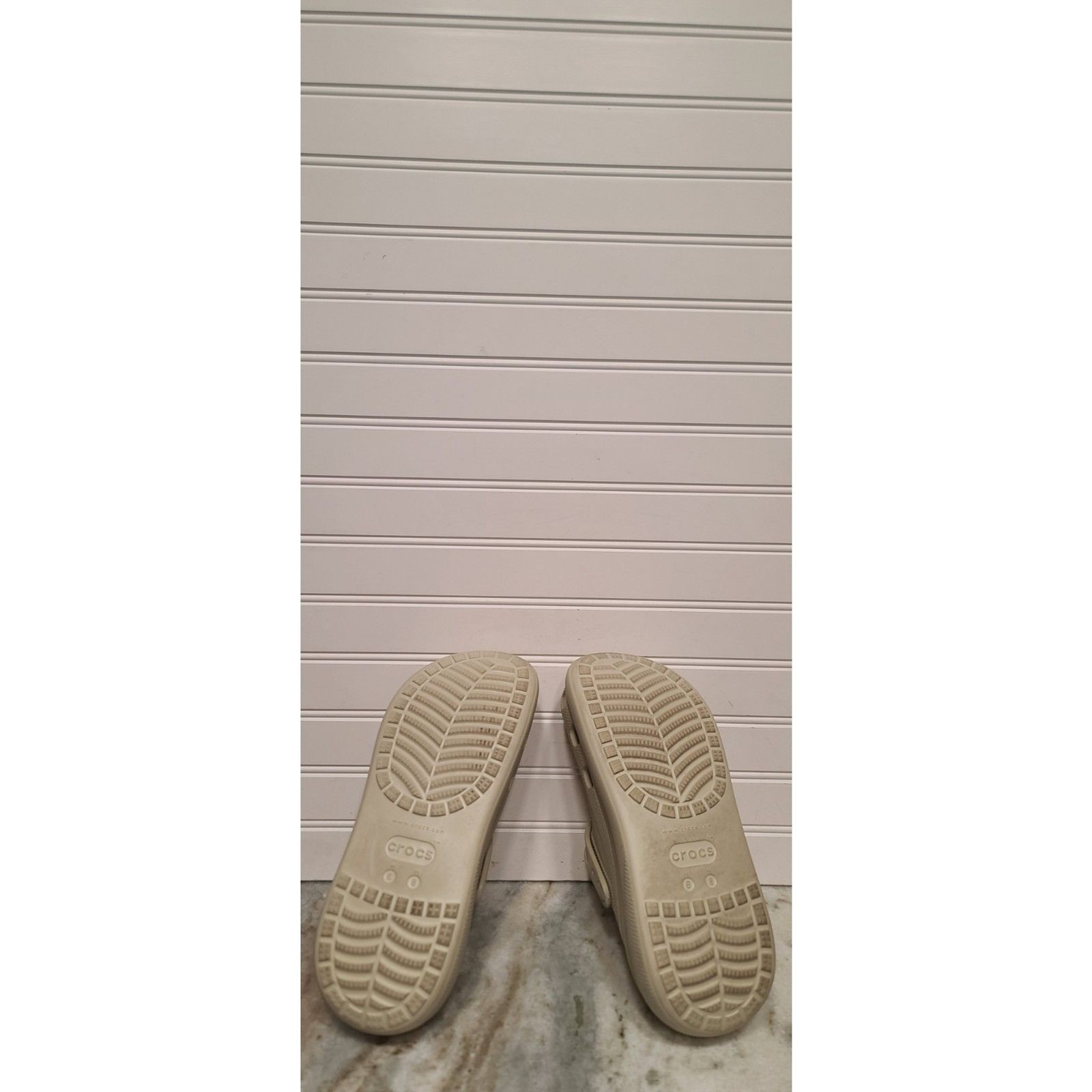 Crocs Beige Classic Crush Clogs W/Platform Sole Size W8 M6
