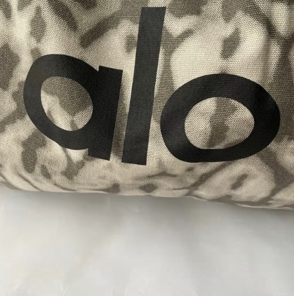 ALO Yoga Gray Tie Dye Tote Bag Canvas Large Gym Travel Bag NWT Authentic