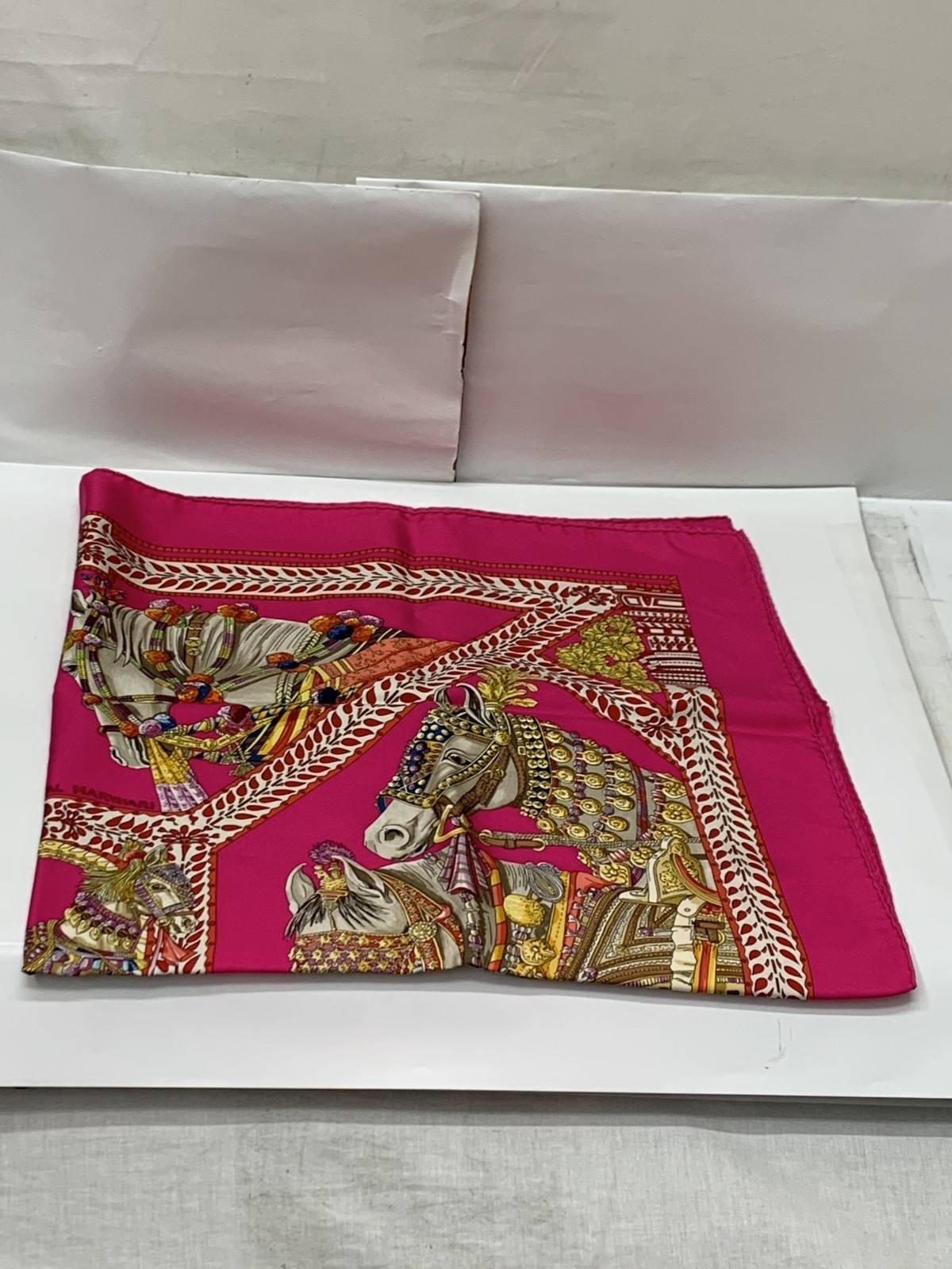 HERMES Carre 90 La Danse du Cheval Marwari Silk Scarf Pink Horse Used